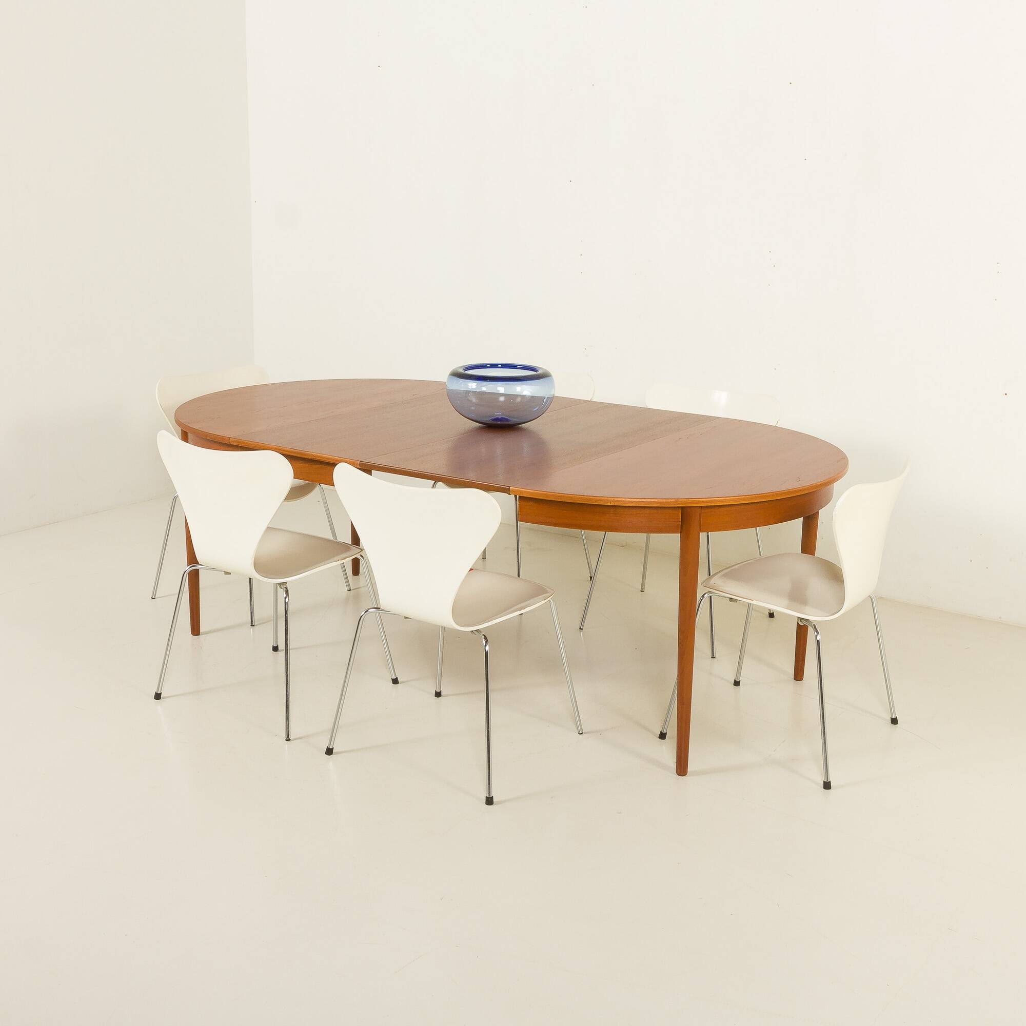 Table extensible en teck danois avec 2 allonges, années 1960.