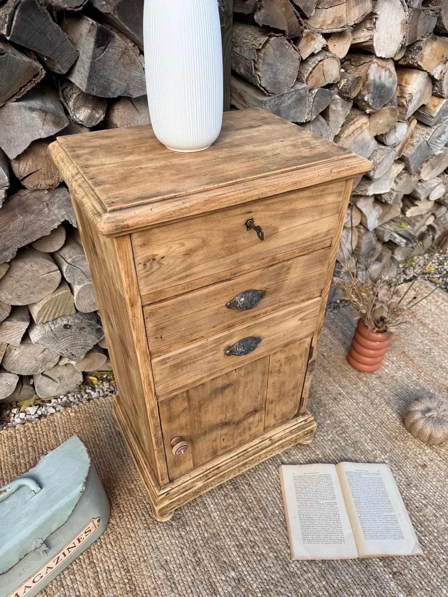 Solid wood chiffonier / Storage furniture