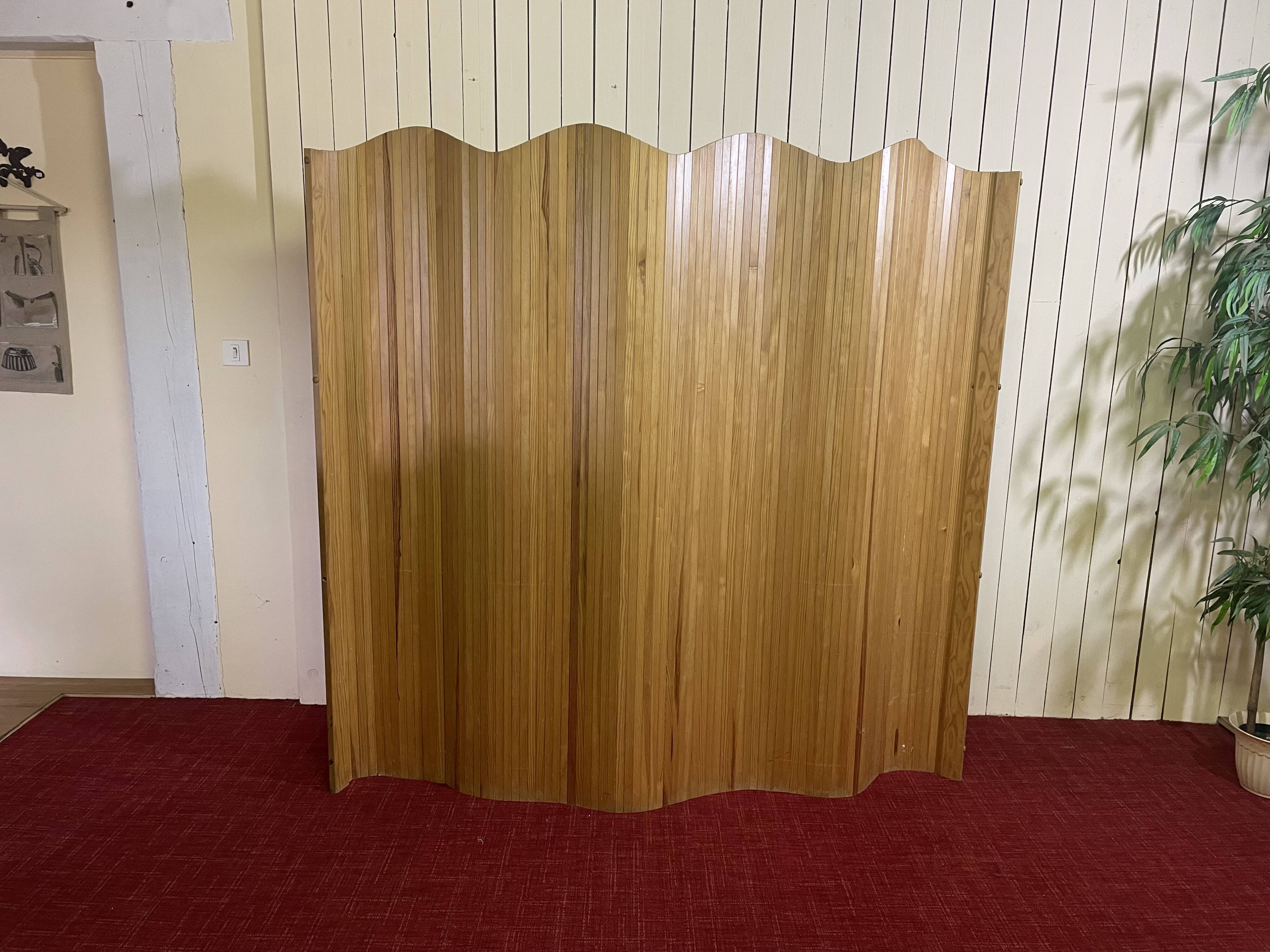 Wooden screen year 70