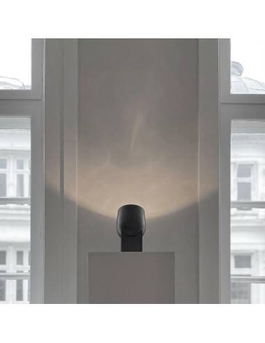 Lampe de table pivotante, projecteur en métal bronze patiné, œuvre contemporaine.