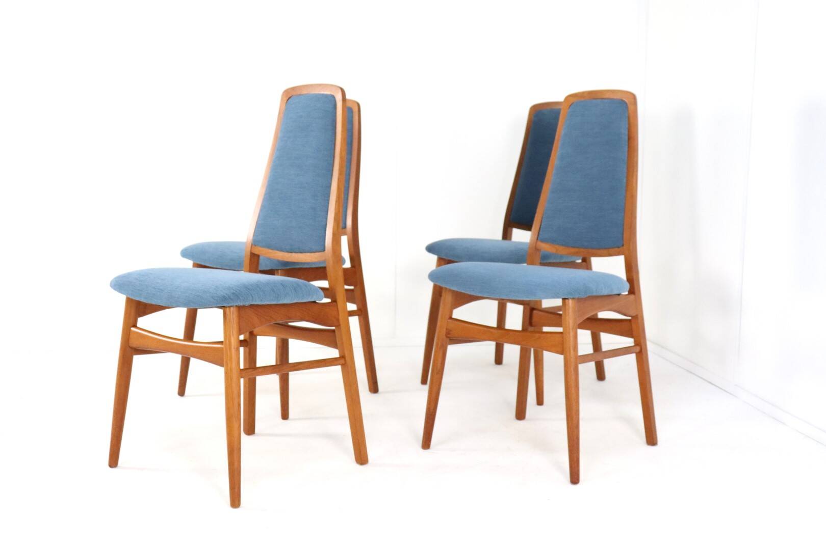 Set of 4 Vamdrup dining room chairs 'Vridsted'