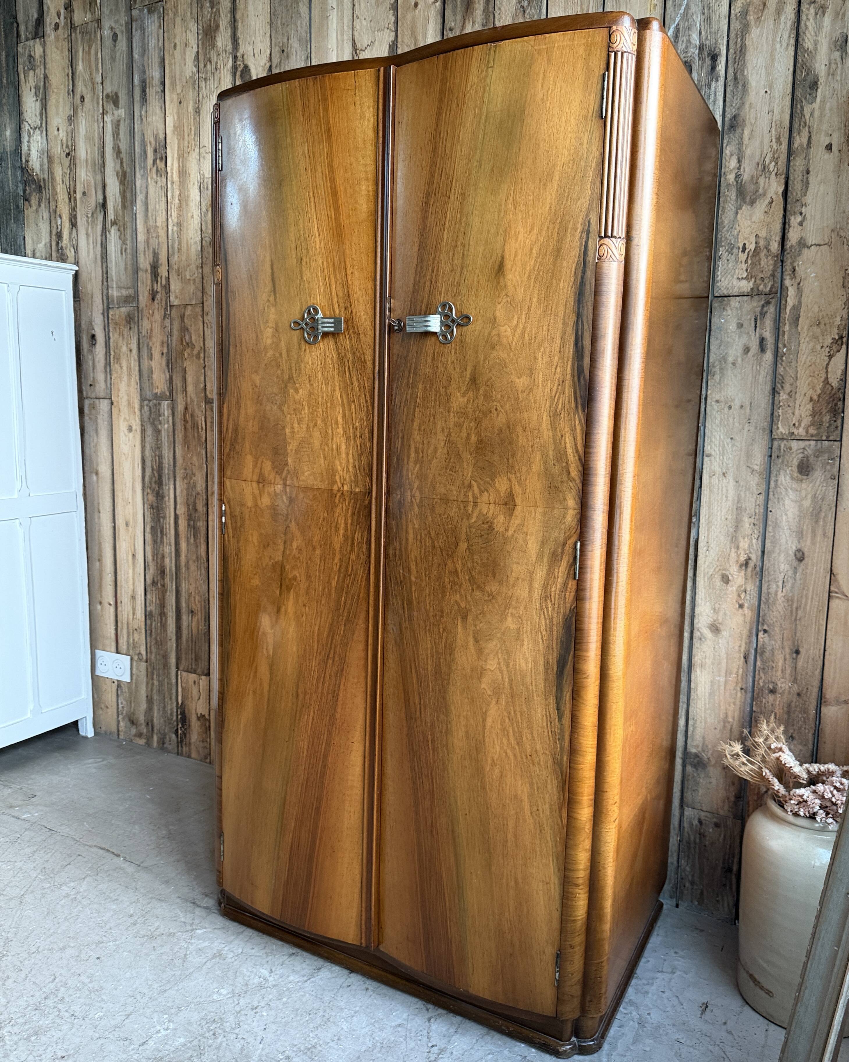 Armoire Art Déco anglaise