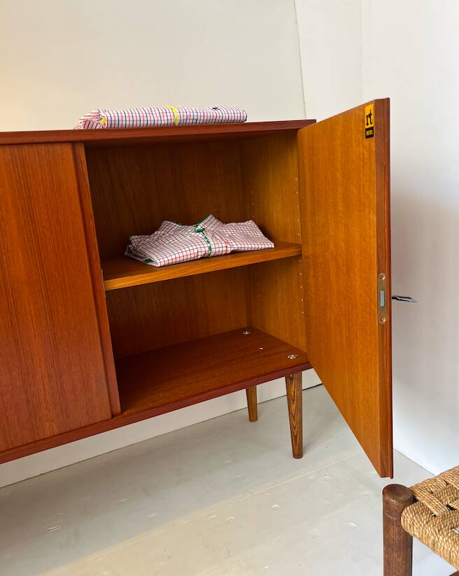 Buffet enfilade étroite scandiinave en teck