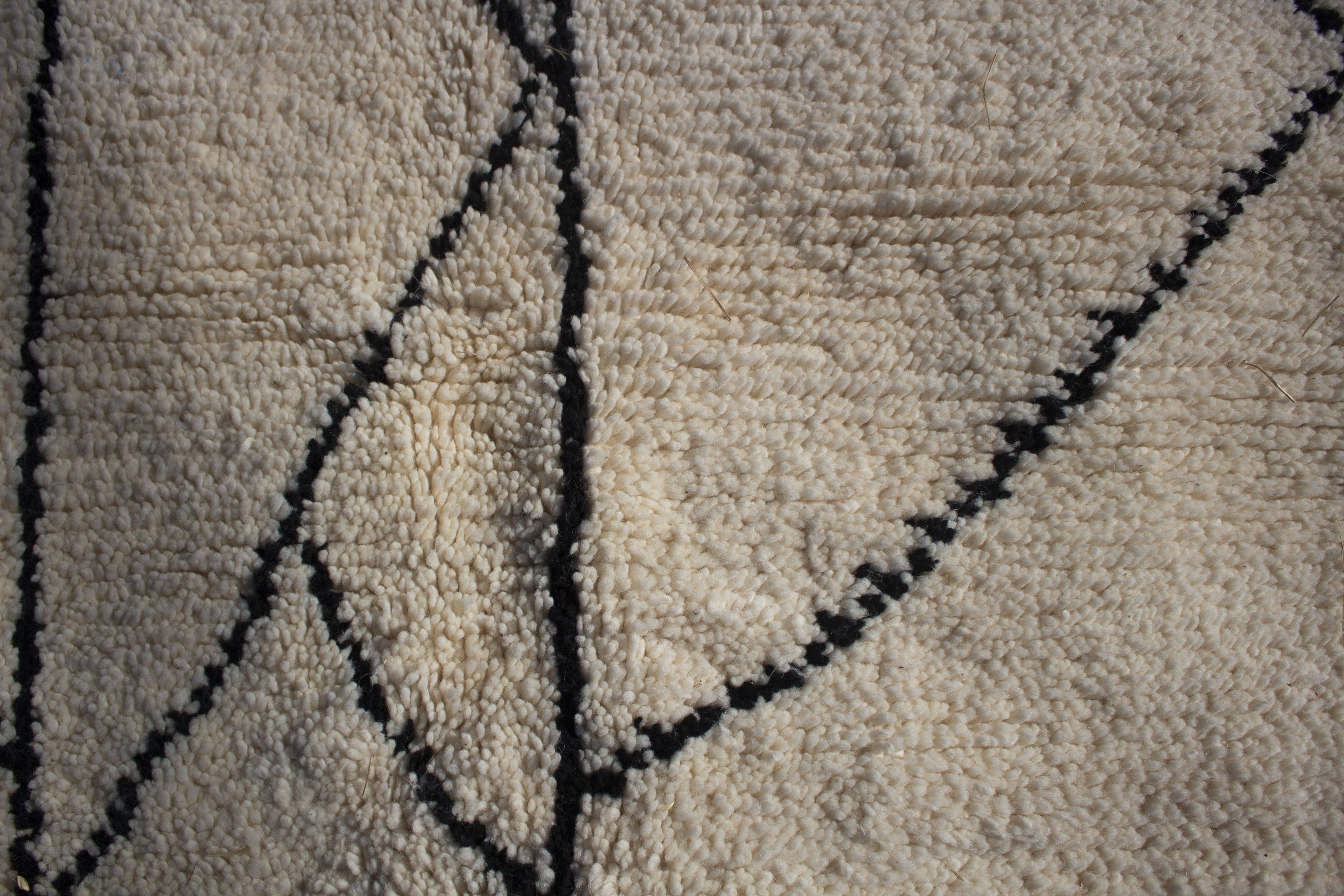 Moroccan beni ourain rug 122x183 cm