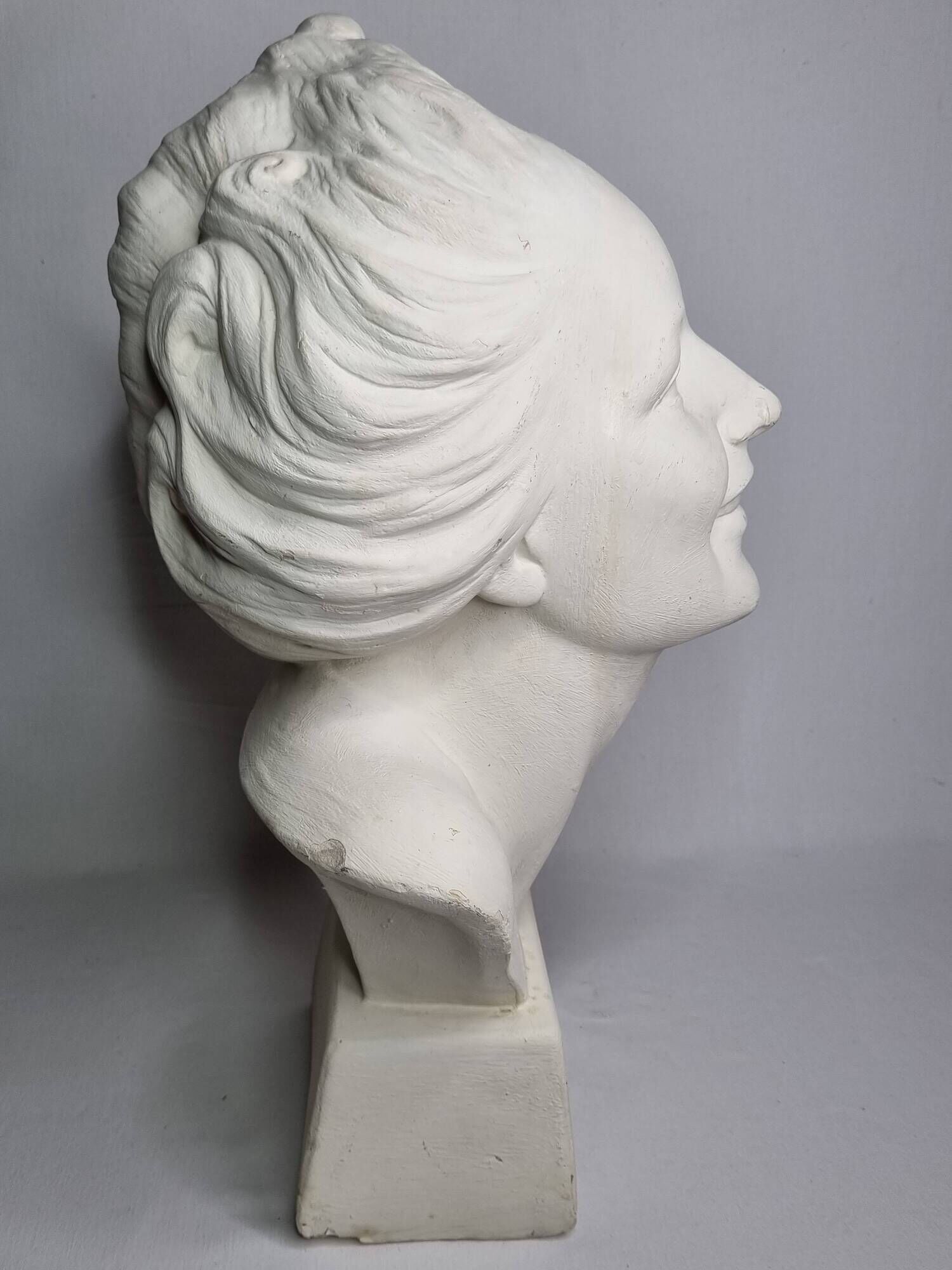 Bust of a young woman by Salvatore Melani, Art Deco style, 48 cm