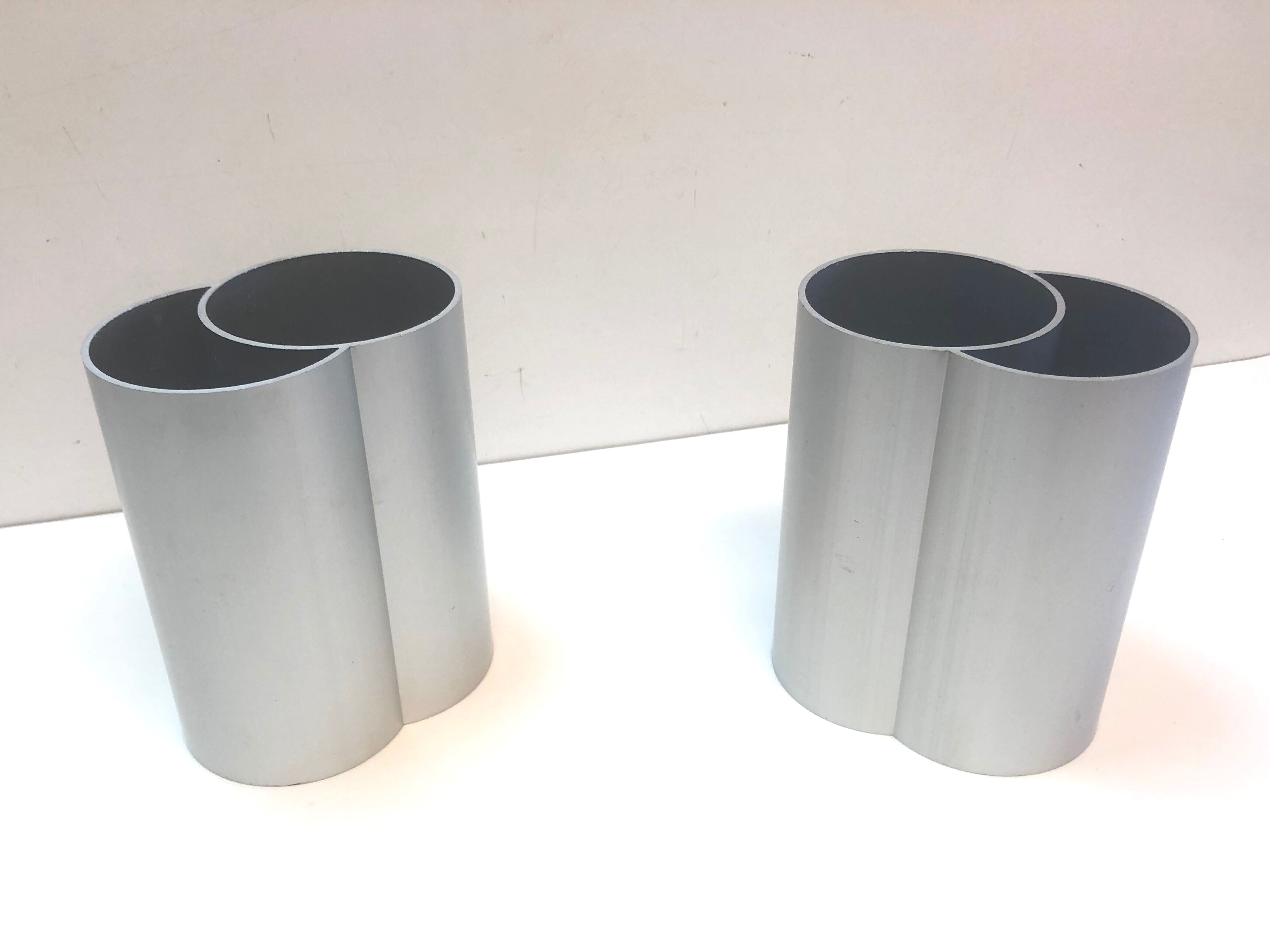 Pair of minimalist vase, 70s