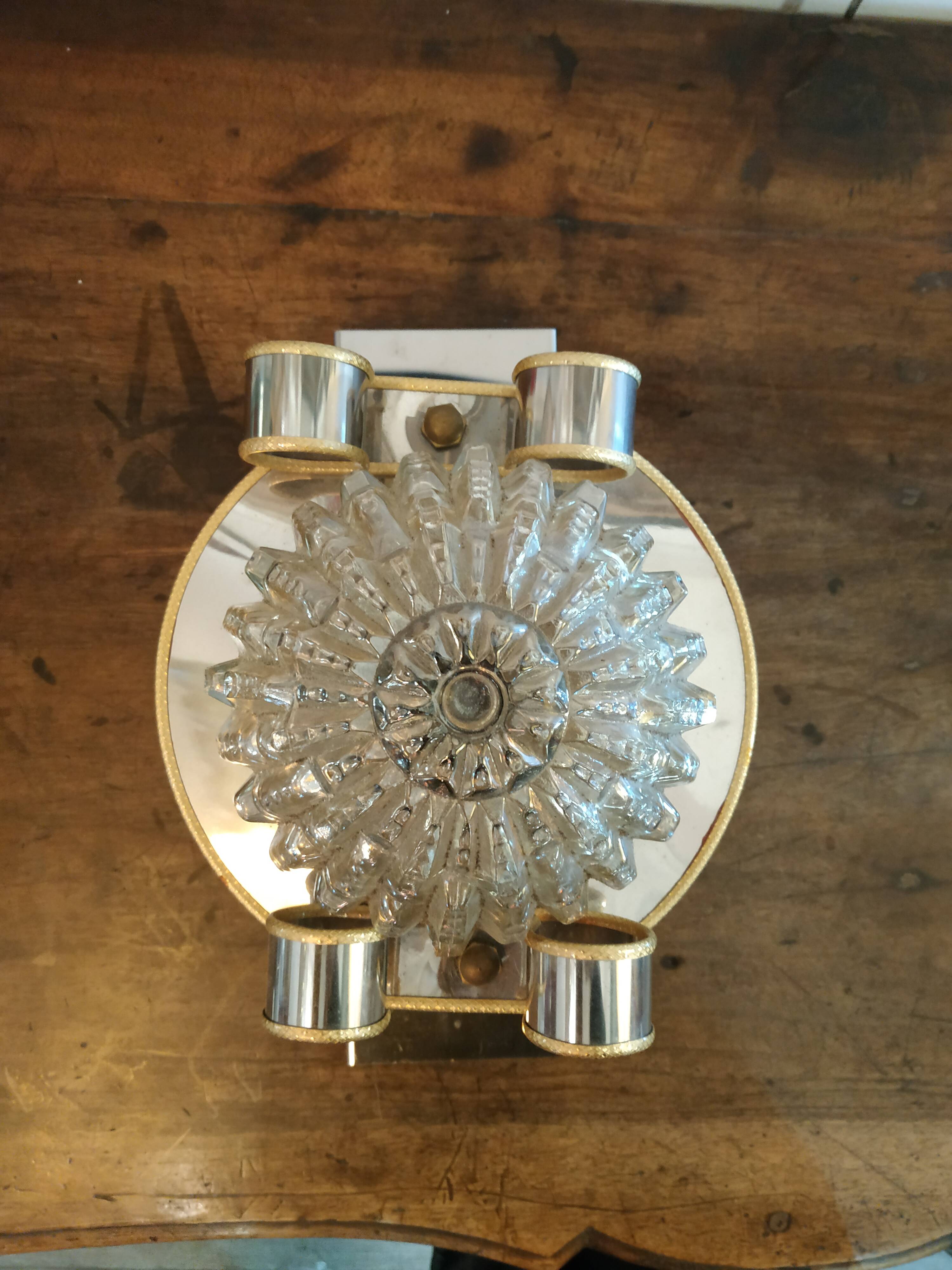 Ina pair of wall lamps 1970/80