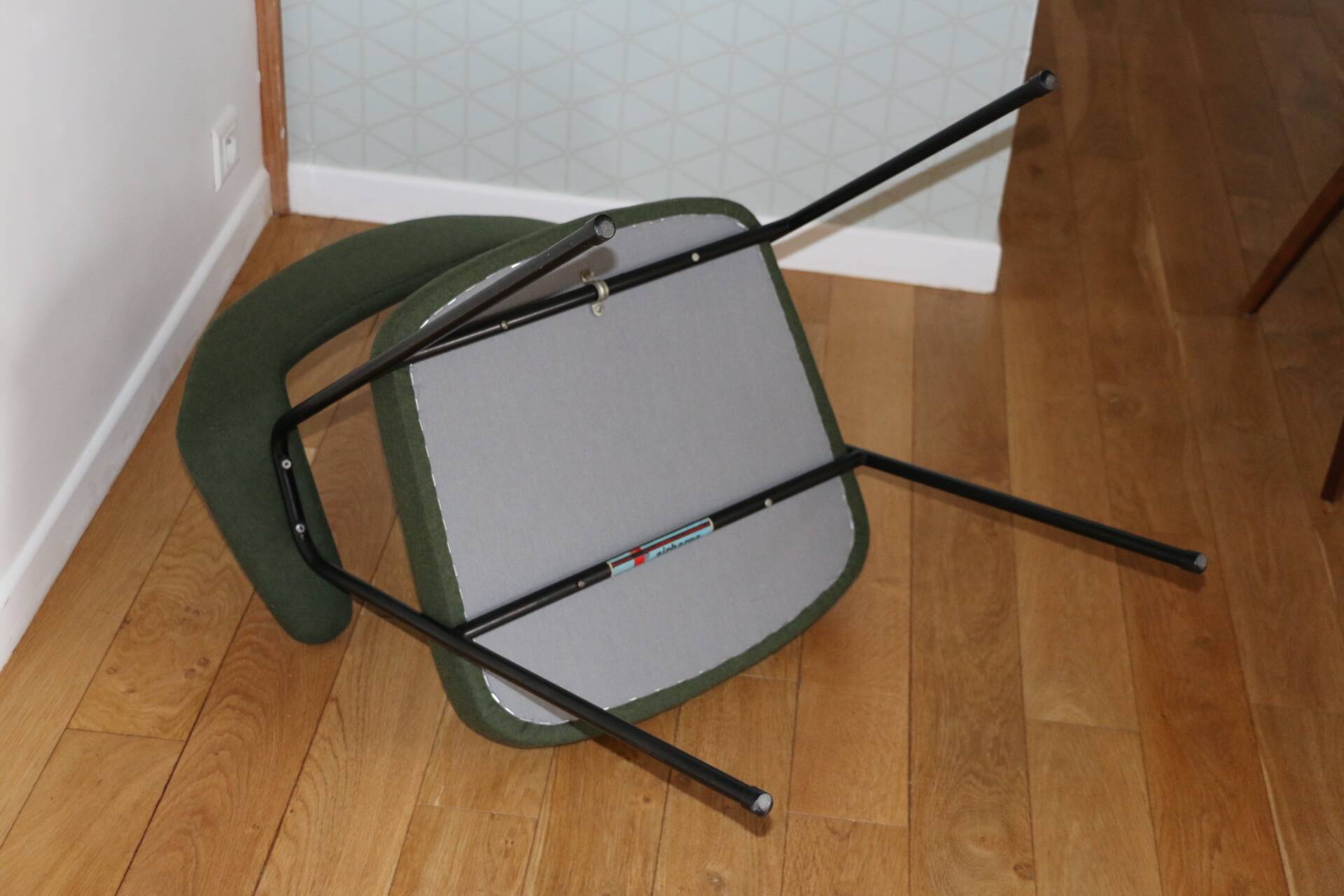 Robin Day Airborne 675 Armchair