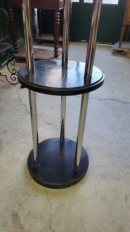 Art Deco floor lamp from the 1930s in wood and chrome.