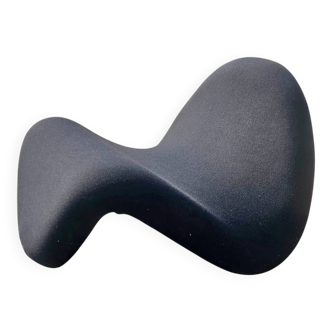 Tongue F577 lounge chair by Pierre Paulin for Artifort / iron frame / 1970s / vintage condition / first edition