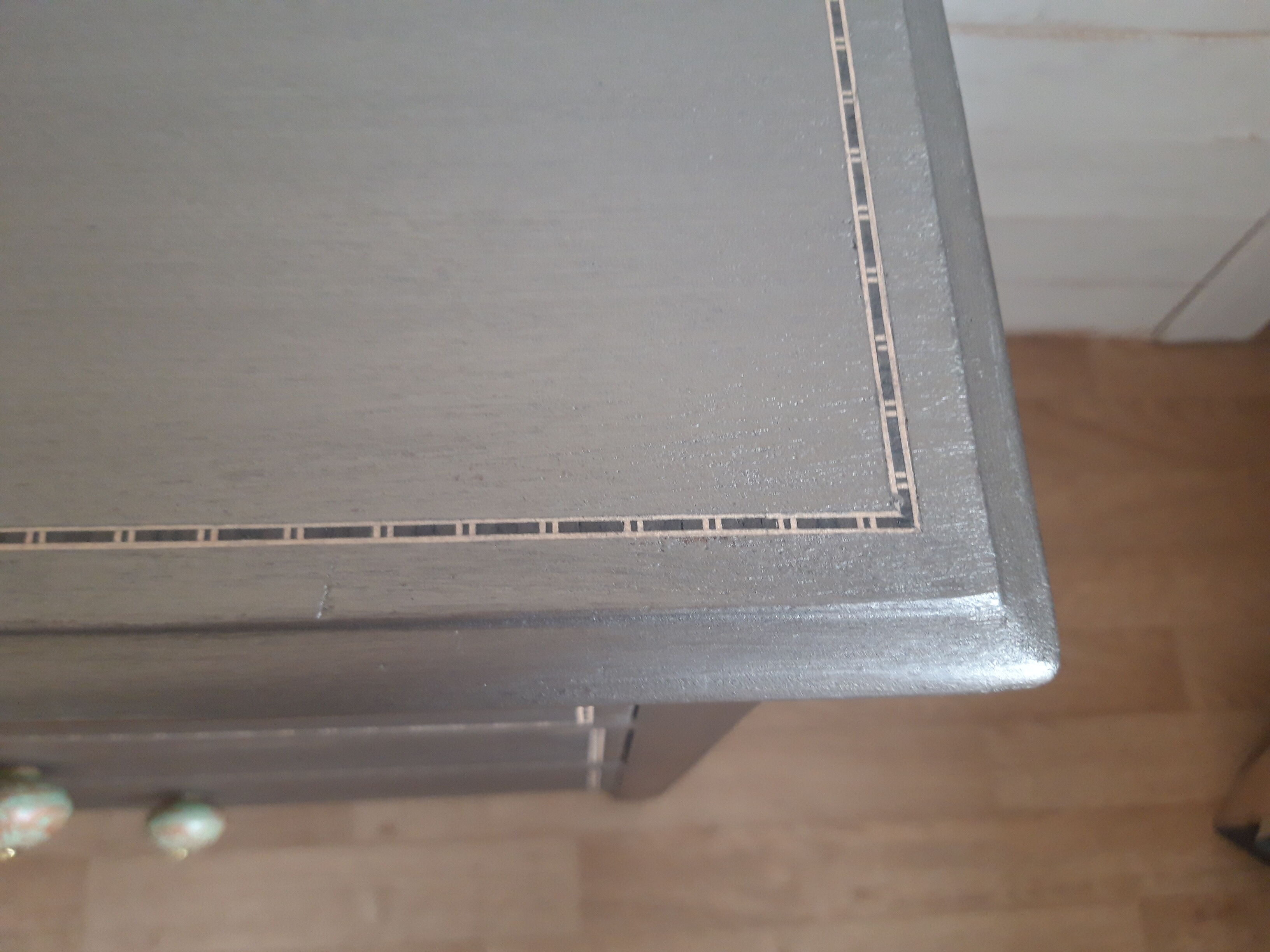 Antique chest of drawers