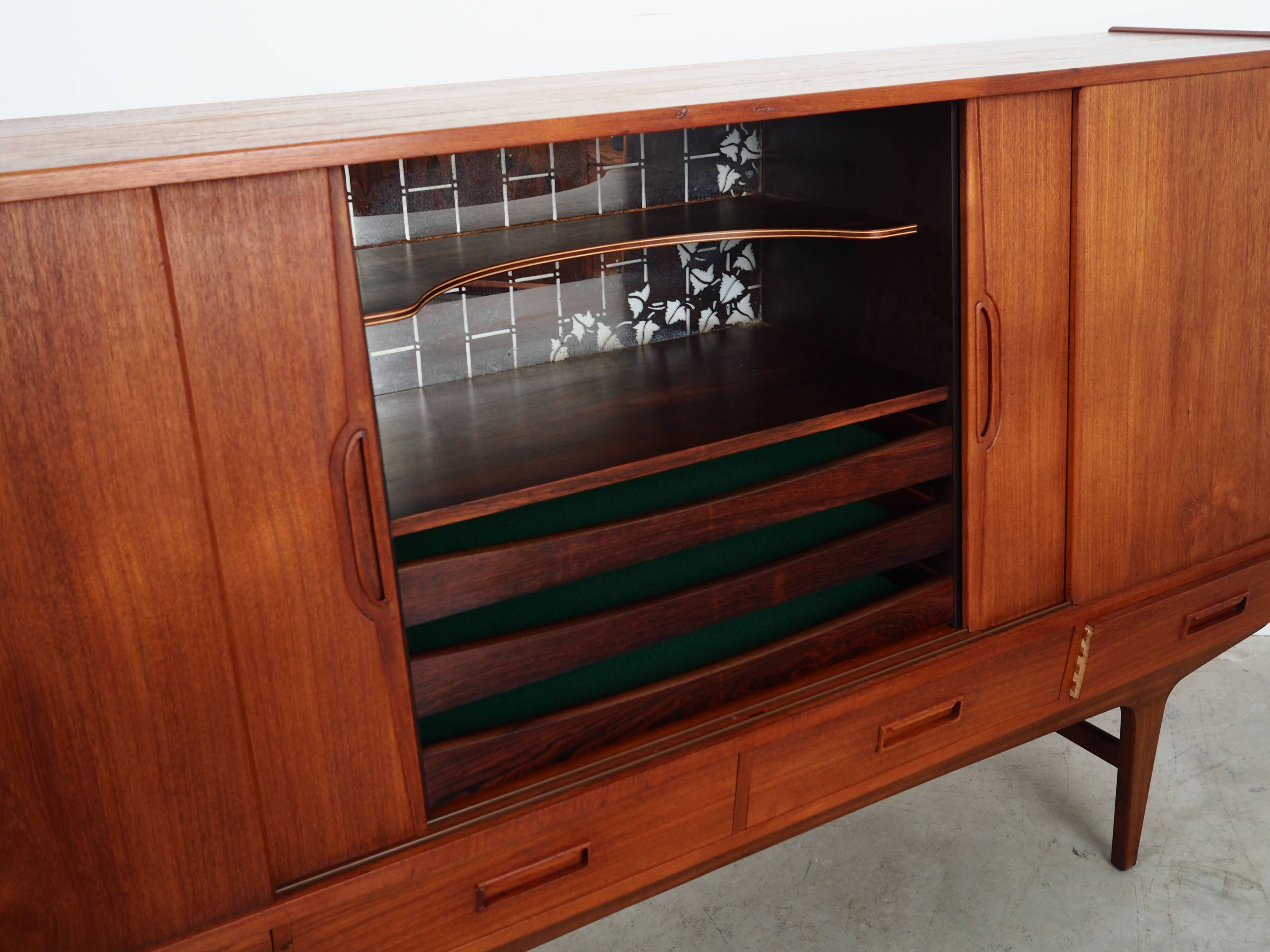 Buffet haut en teck, design danois, années 1970, fabriqué par Børge Dam