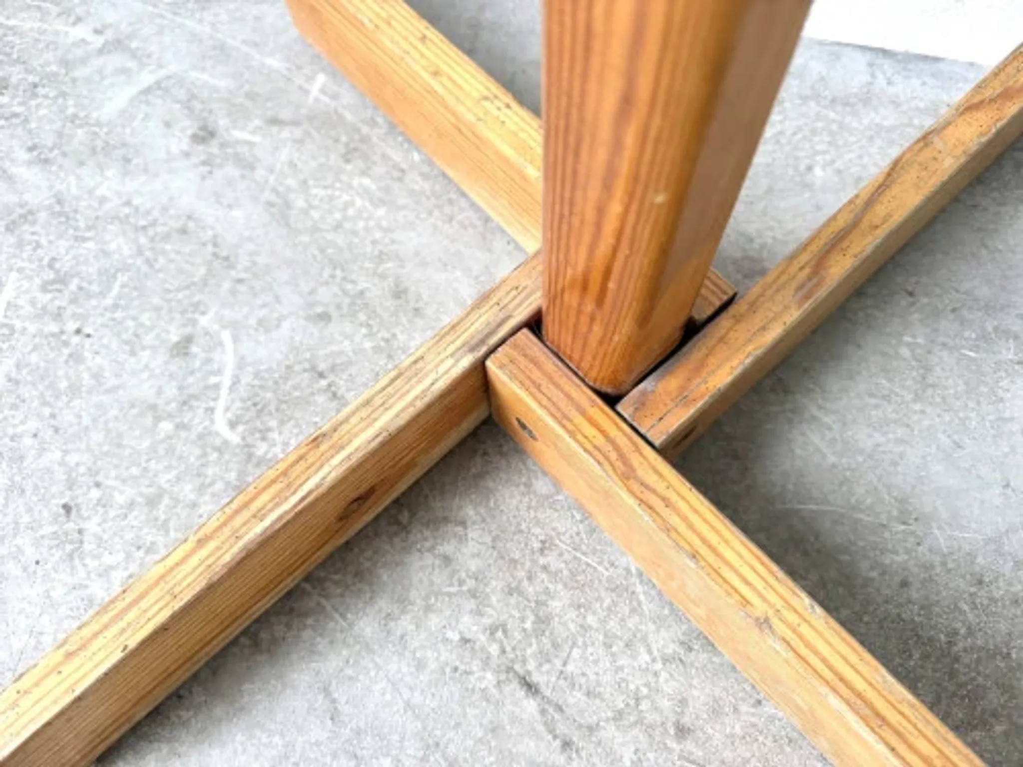 Modernist coat rack in solid pine, 1970s