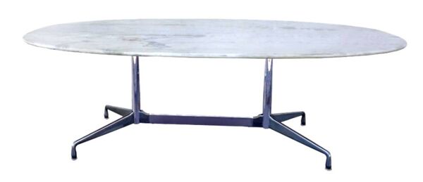 Table ovale Eames “Segmented” en marbre blanc piètement inox, H. Miller, 1970