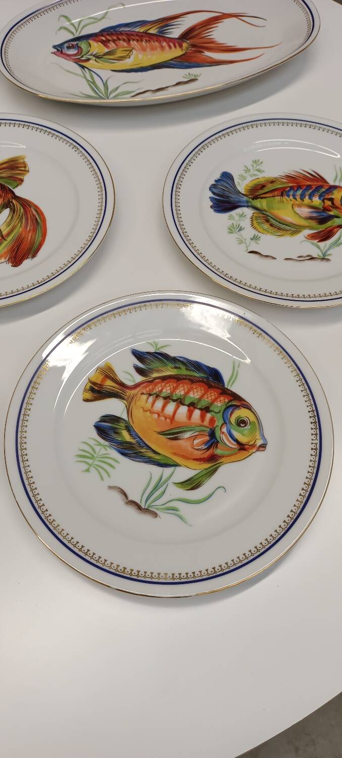 Fish porcelain service