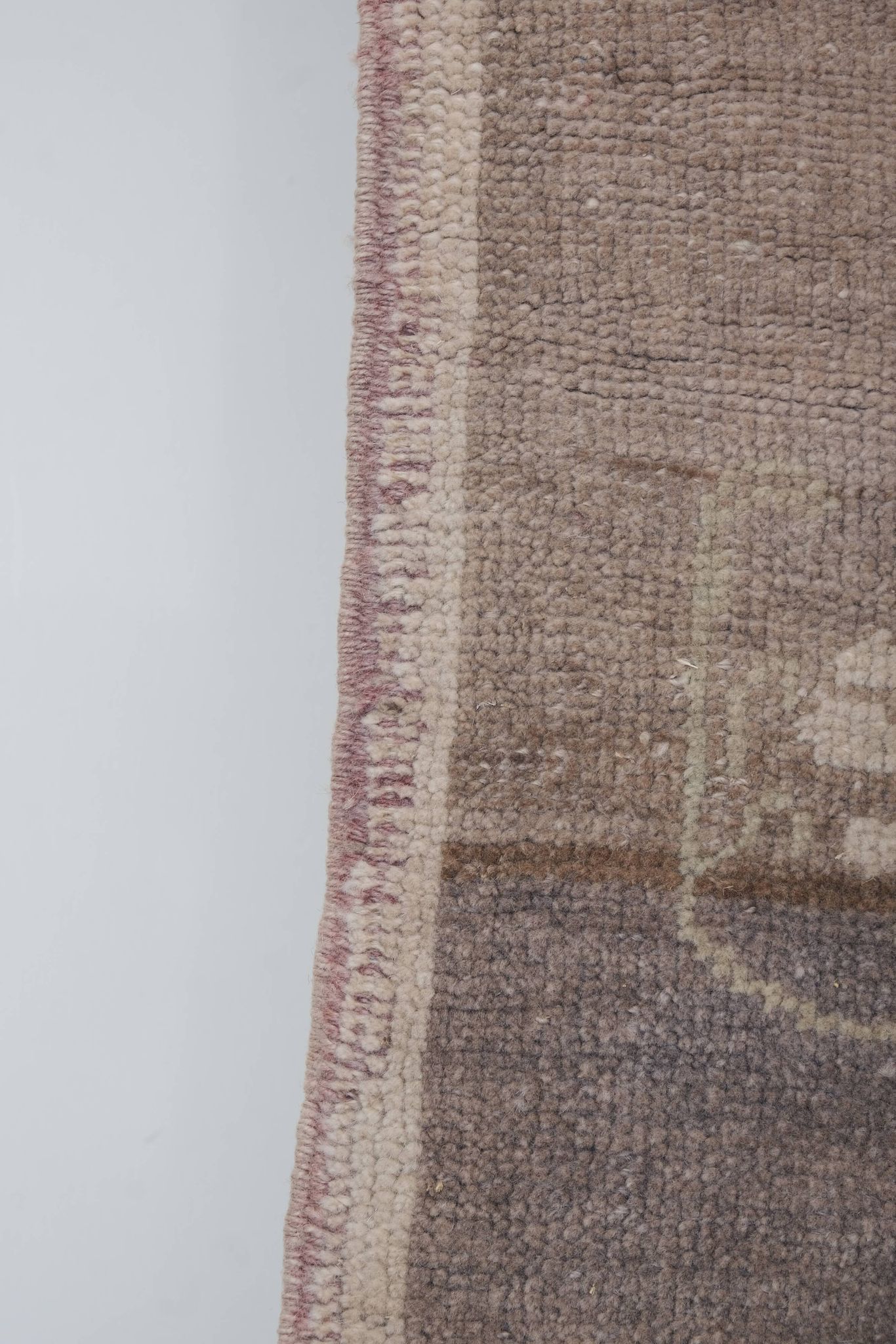 Vintage midcentury karapinar floral brown wool rug