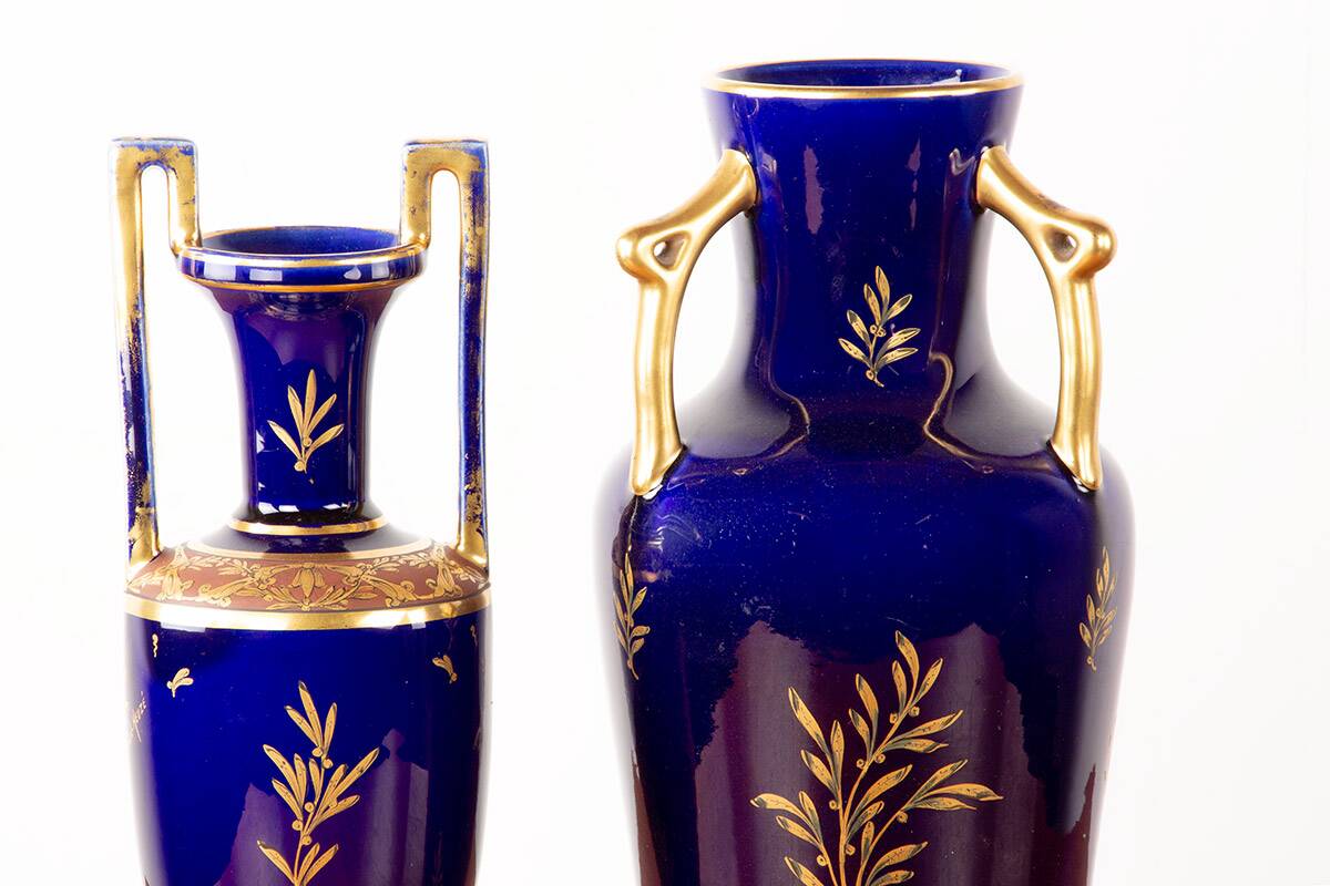 Neo-Classical style porcelain vase, cobal blue, Pinon-Heuzé 1930.