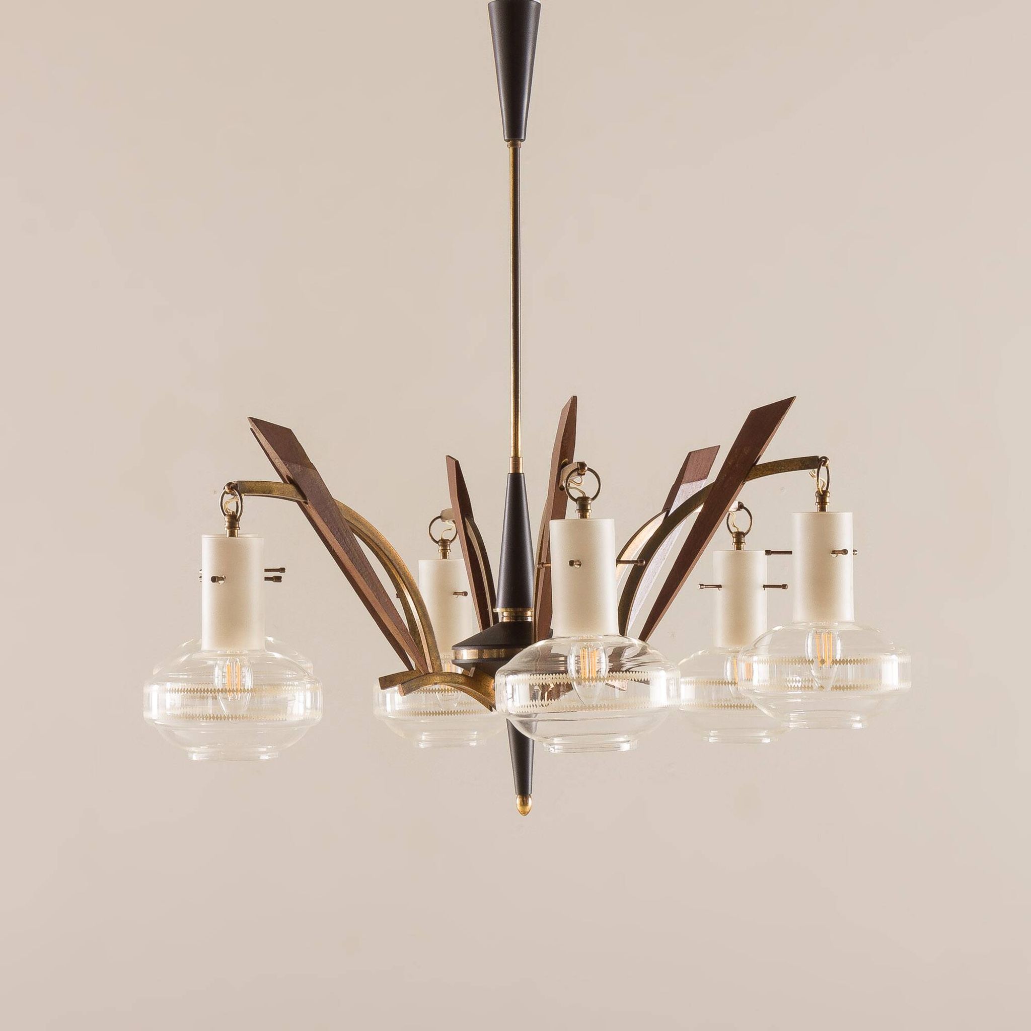 Italian mid-century Murano glass and teak chandelier attributed to Stilnovo, 1960s