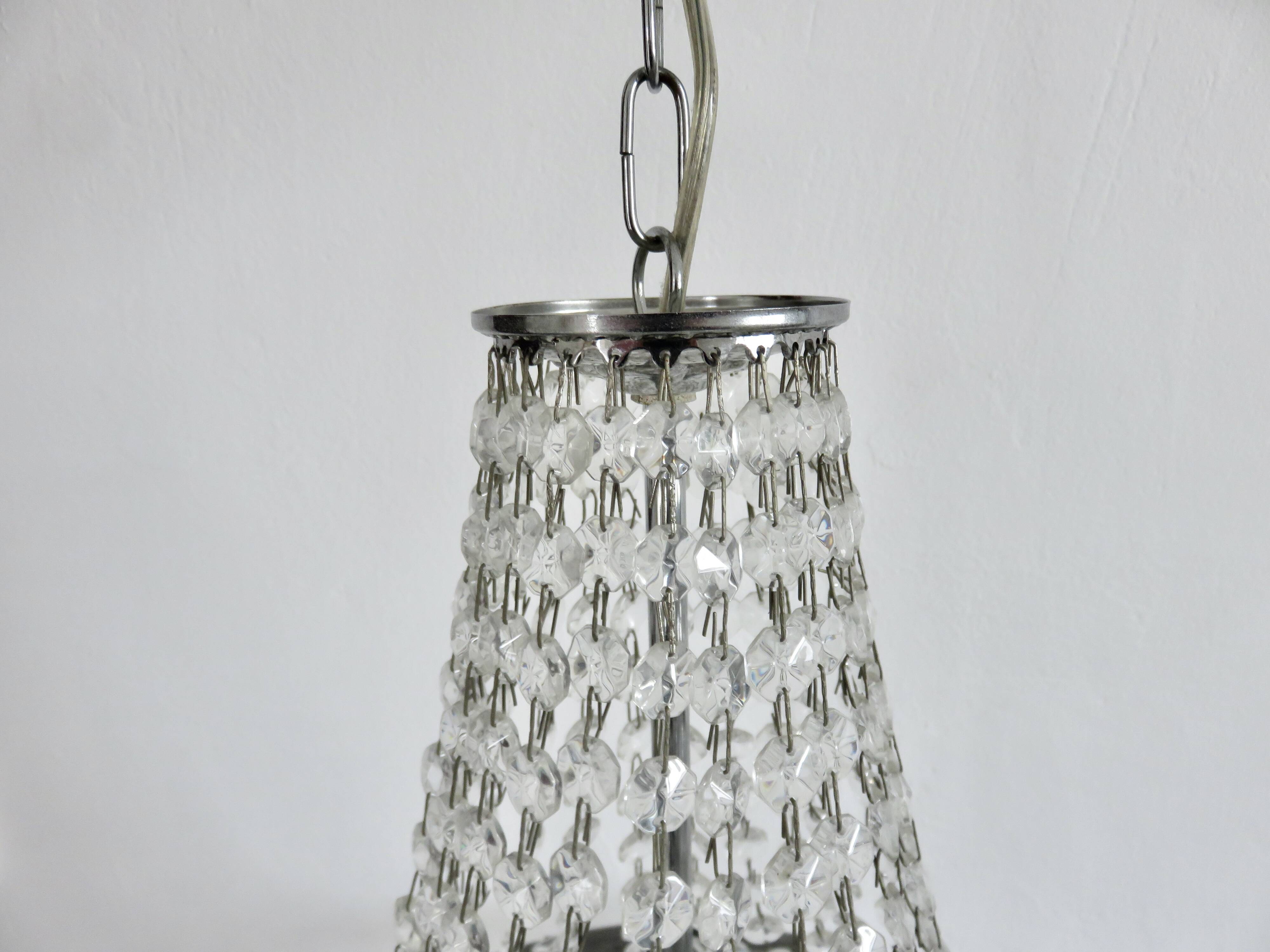 Balloon chandelier with pendants