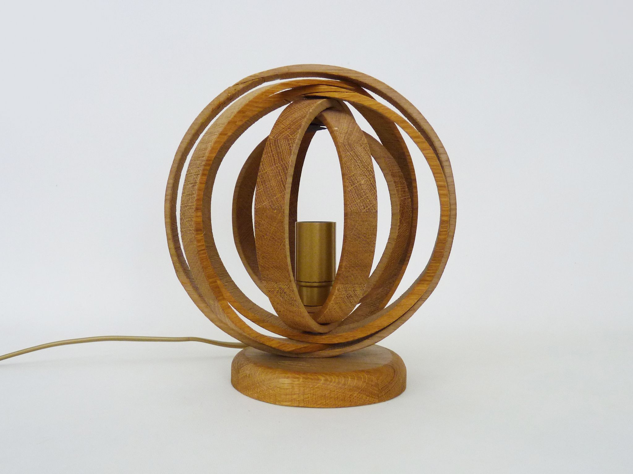 Modular lamp design in wood ENAOL