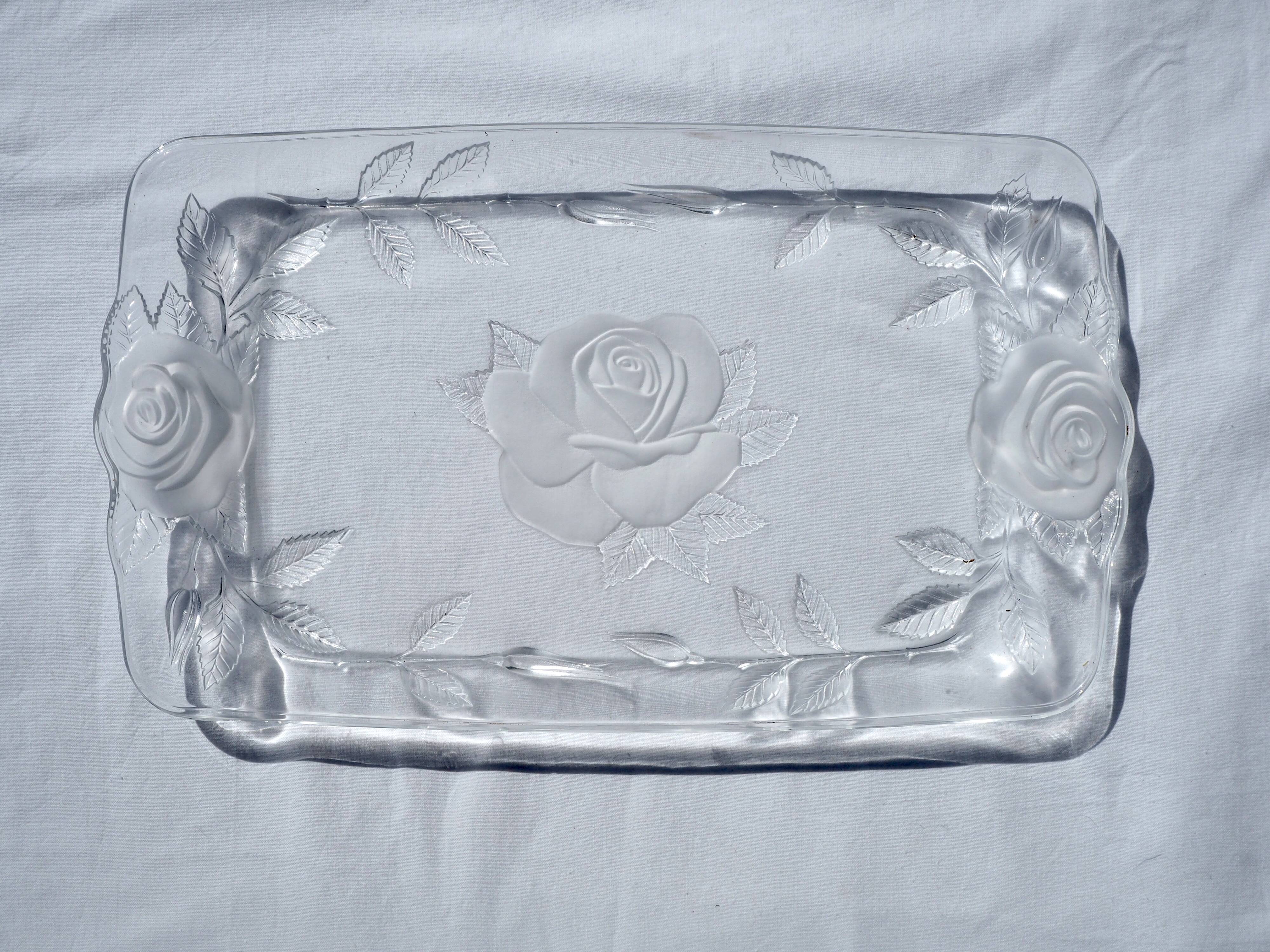 Plat à cake en verre motifs roses
