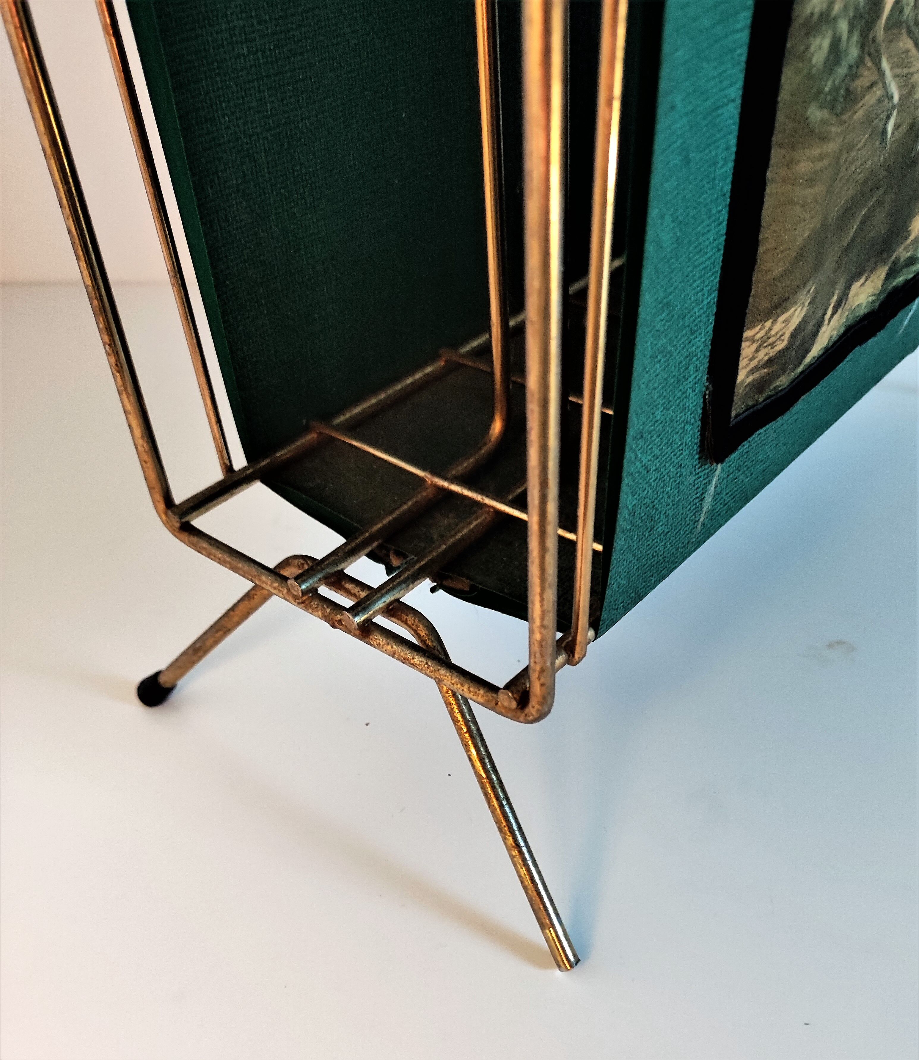 Magazine holder