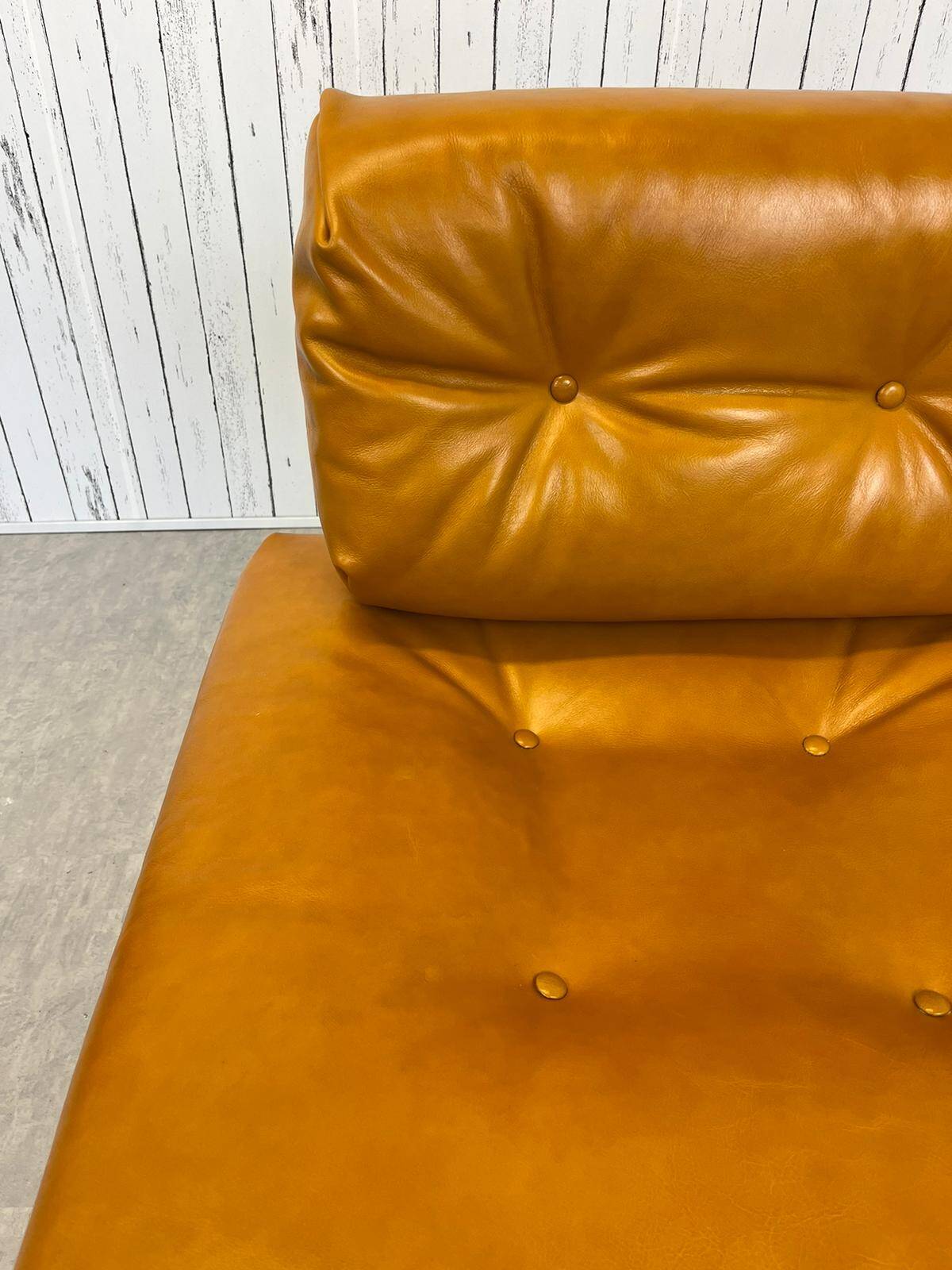 Alta Chair Oscar Niemeyer, Mobilier International
