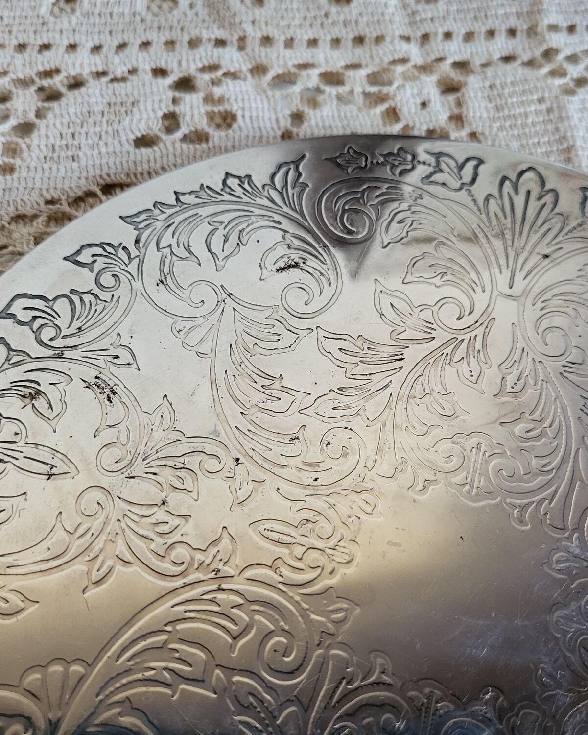 Silver-plated metal trivet English