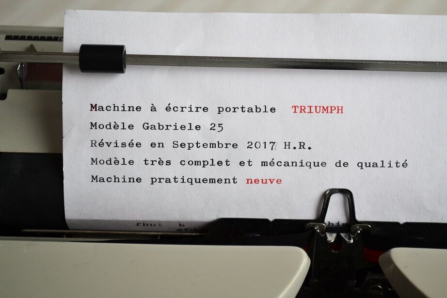 Triumph Gabriele 25 portable typewriter
