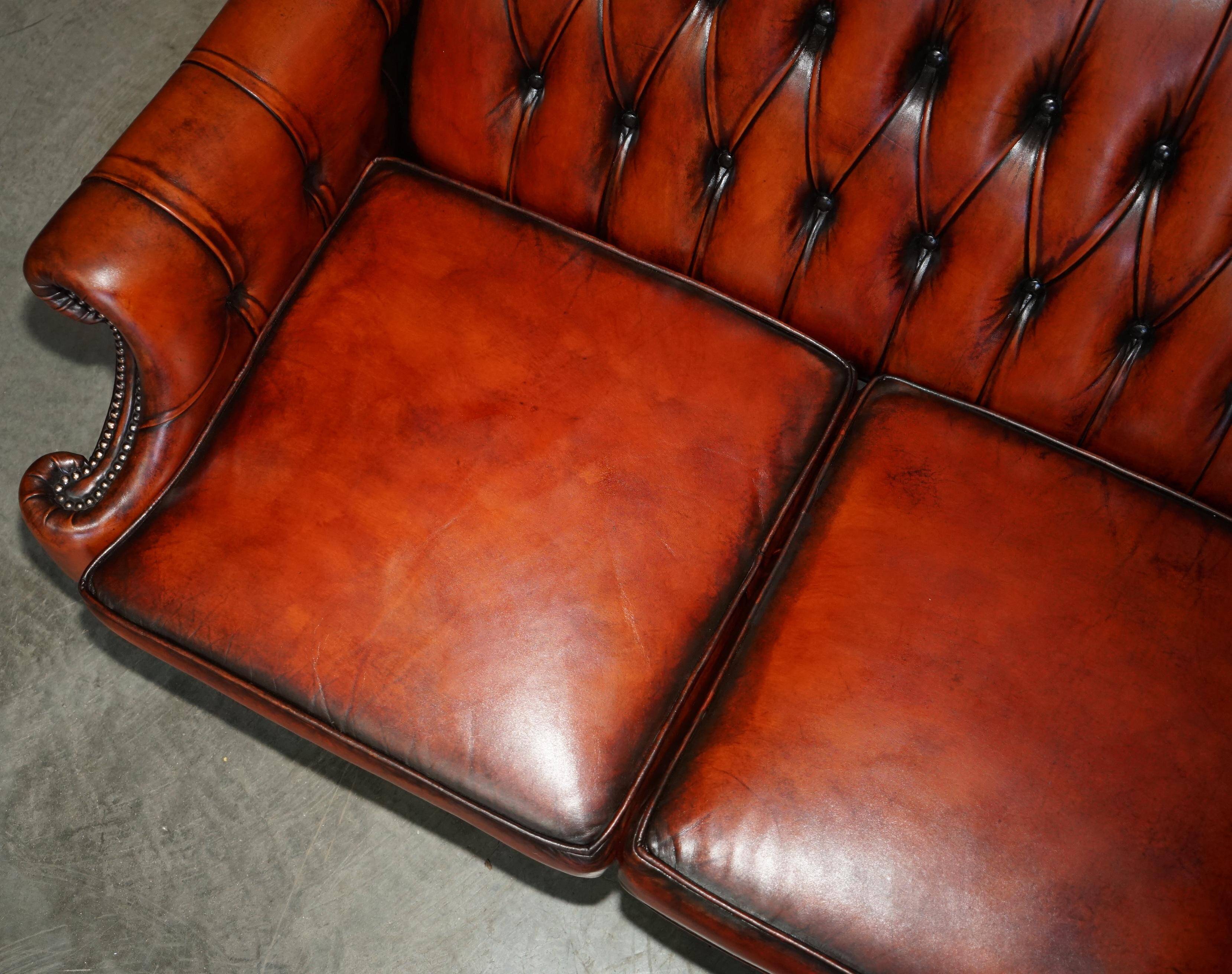 Chesterfield Club 3-seater canapé restored in Mid-Century Modern style leather