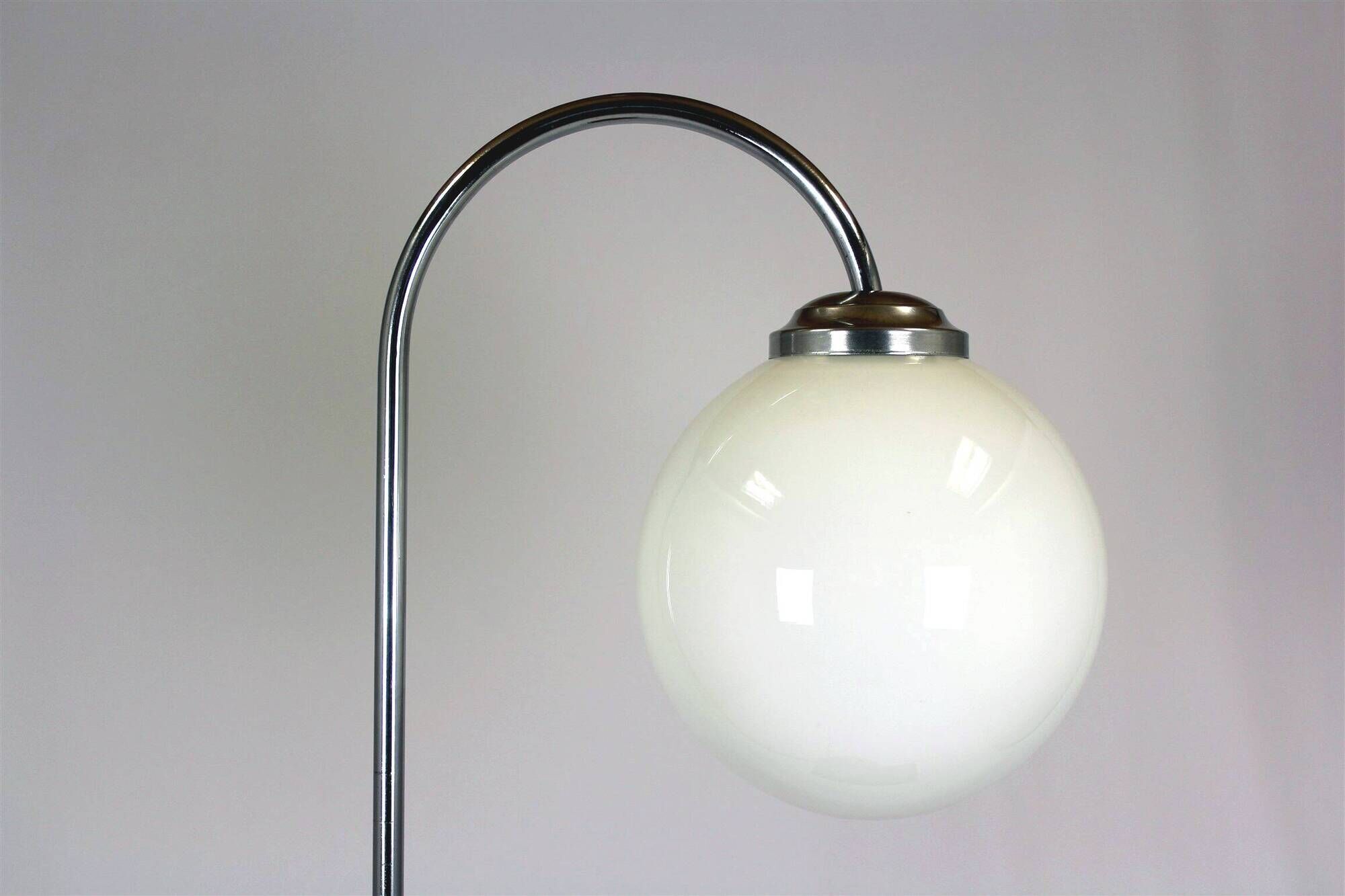 Lampadaire Art Déco Bauhaus restauré par Jindrich Halabala, 1940s