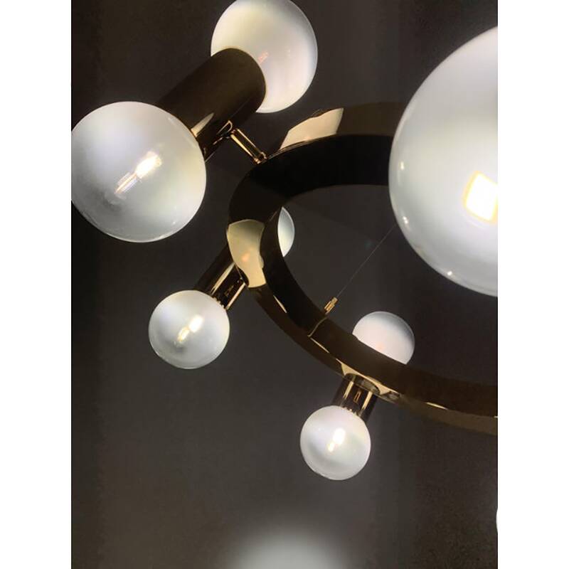 Lustre contemporain de luxe à anneaux avec sphères blanches dégradées par SimoEng