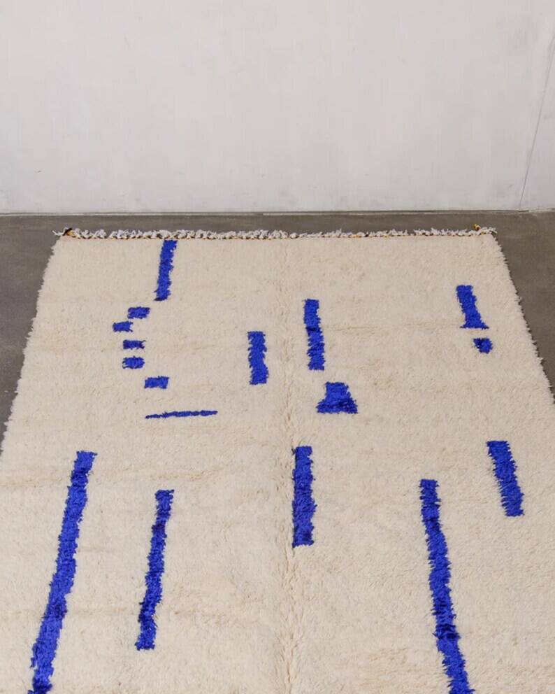 Handmade Moroccan decorated rug 250cm x 150cm