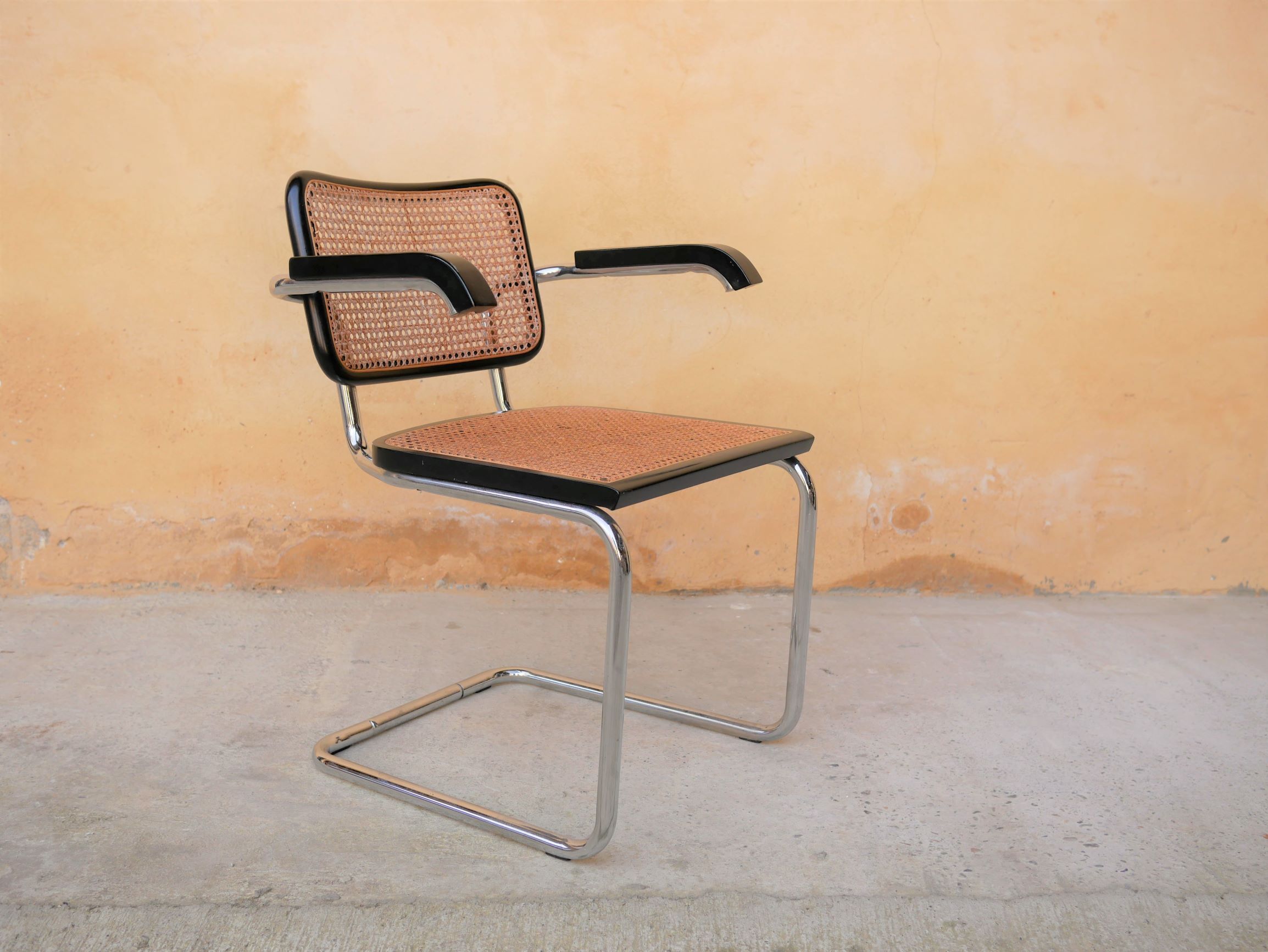 Fauteuil B64 par Marcel Breuer