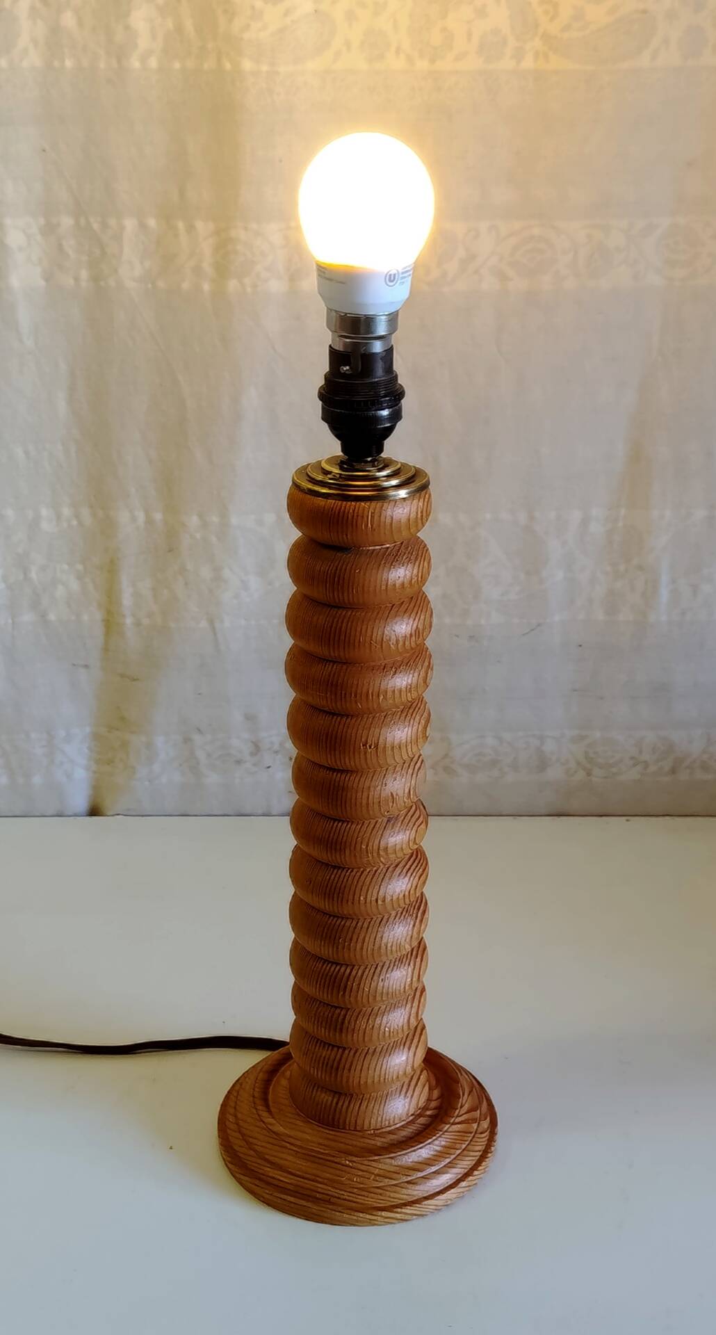 Table lamp base in solid wood, Scandinavian style - mid 20th century.