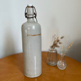 Bouteille en grès vintage