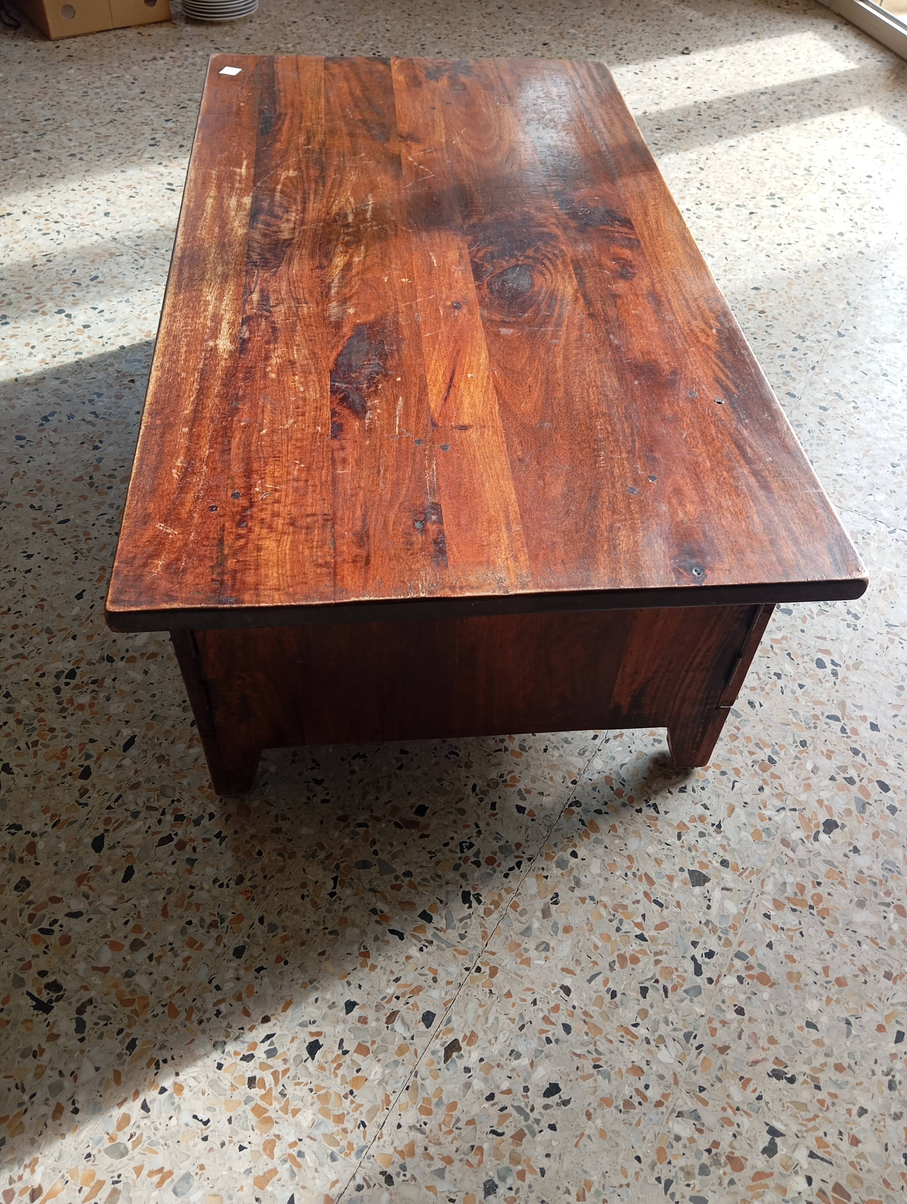 COFFEE TABLE IN SOLID SEHSAM COLONIAL OR RUSTIC INDIAN STYLE