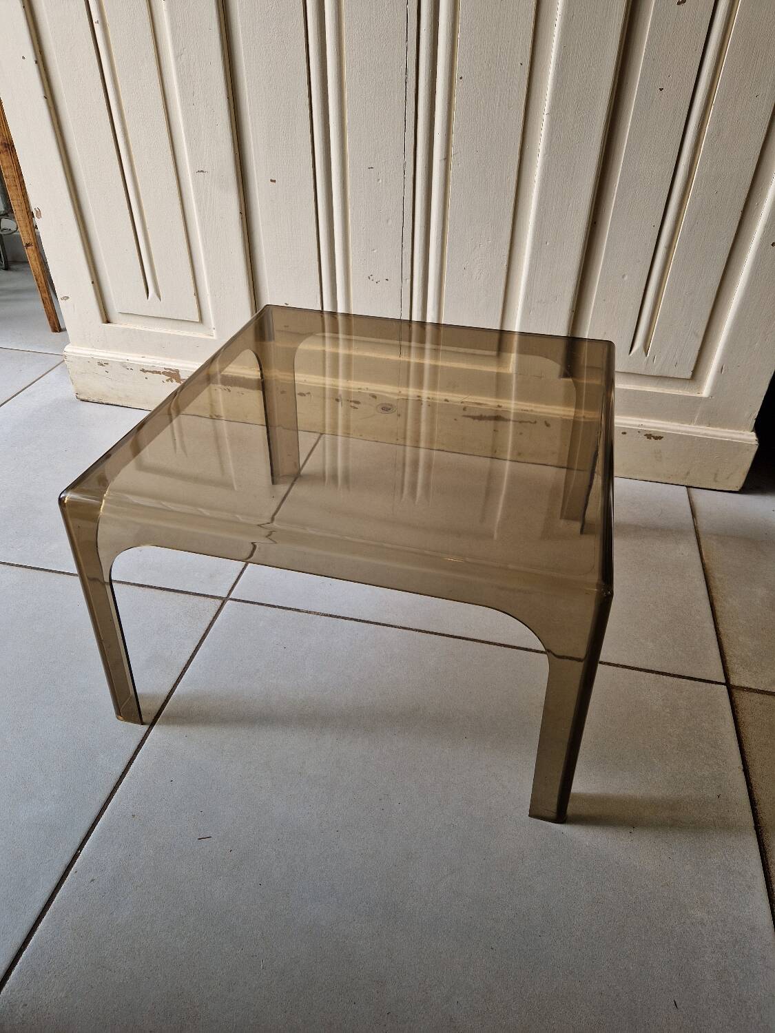 Smoked plexiglass coffee table 70'