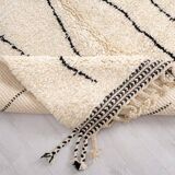 Handmade Berber rug, traditional craftsmanship, size 150 x 250 cm