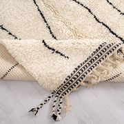 Handmade Berber rug, traditional craftsmanship, size 150 x 250 cm