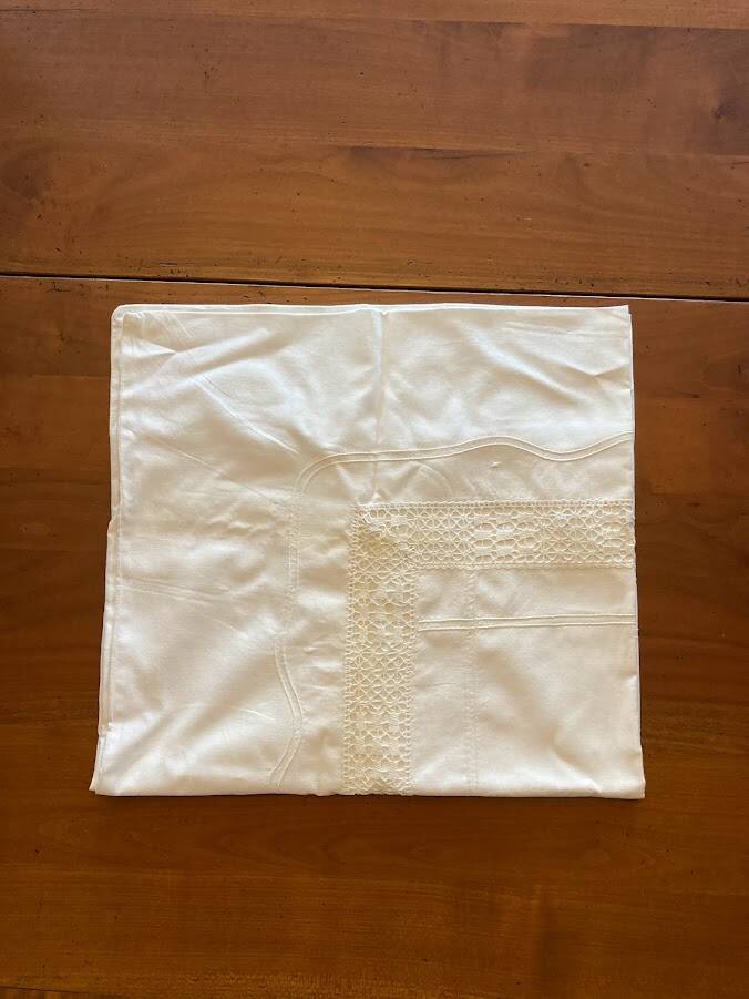 Taie d’oreiller ancienne brodée 71 x 76cm