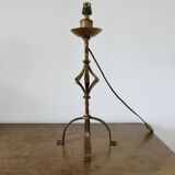 Large "Arts & Crafts" style lamp in beaten iron with a golden patina.