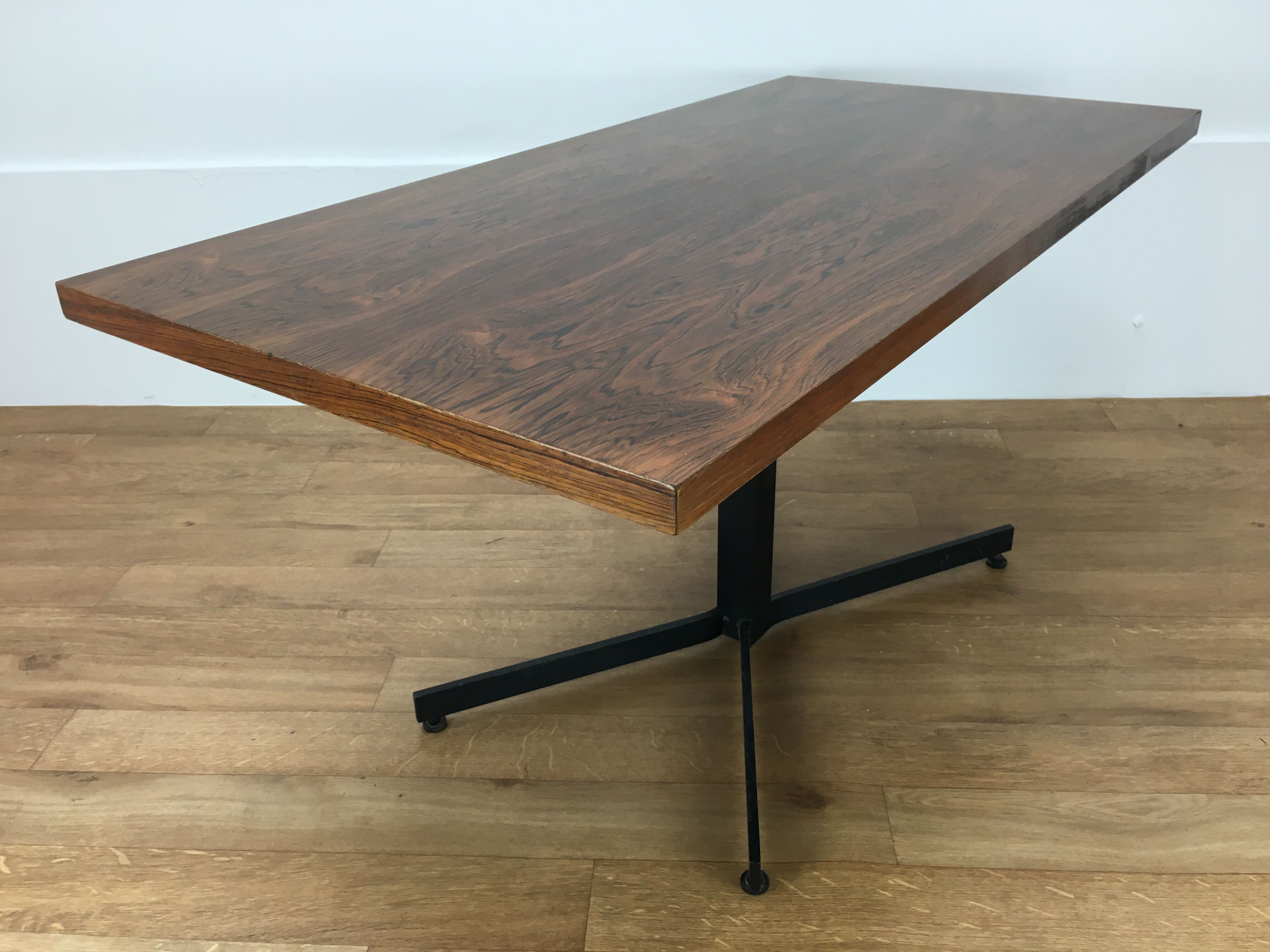 Coffee table goes up and down Ilse rosewood, modular