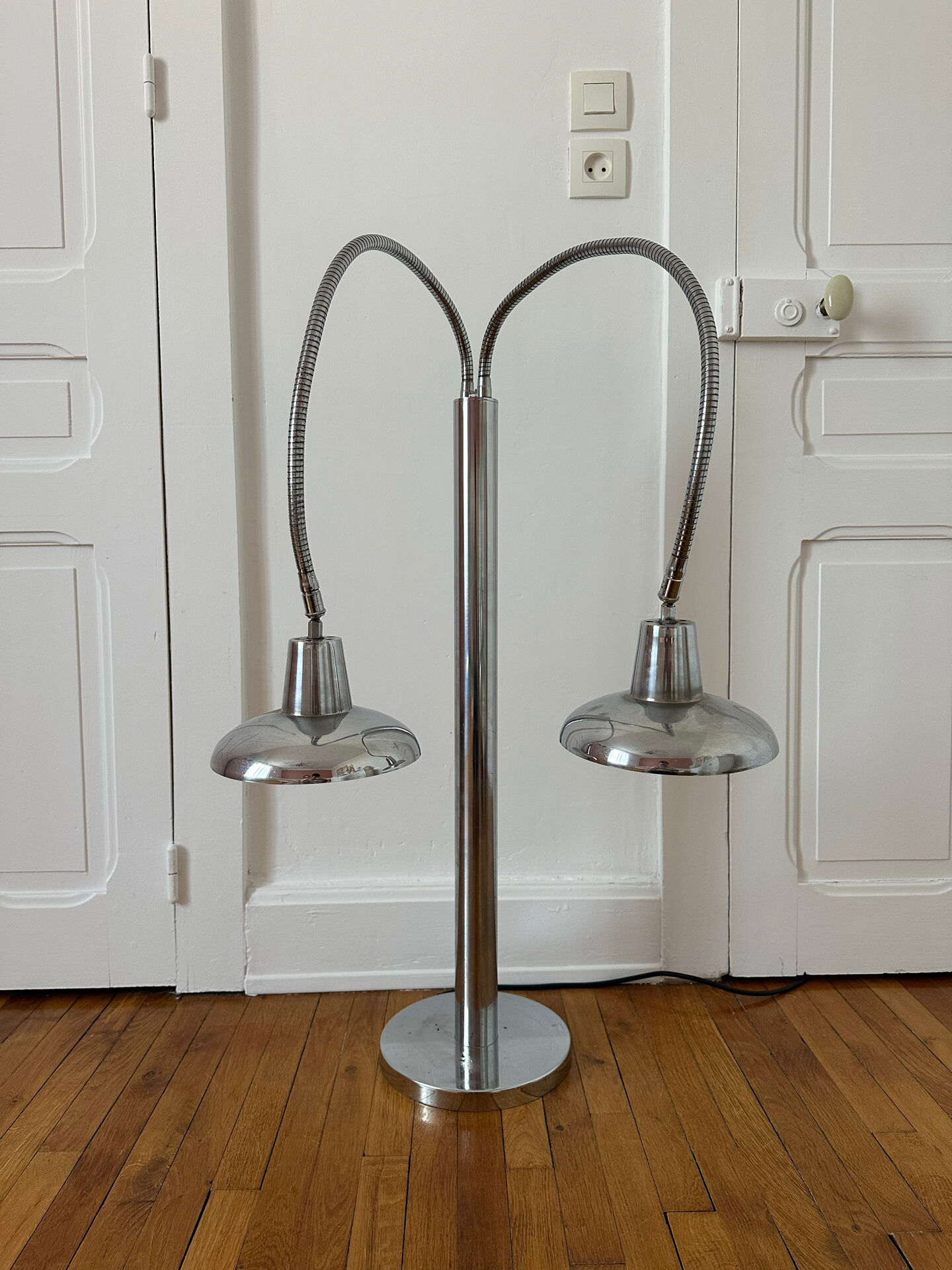 Design floor lamp with 2 flexible arms - vintage