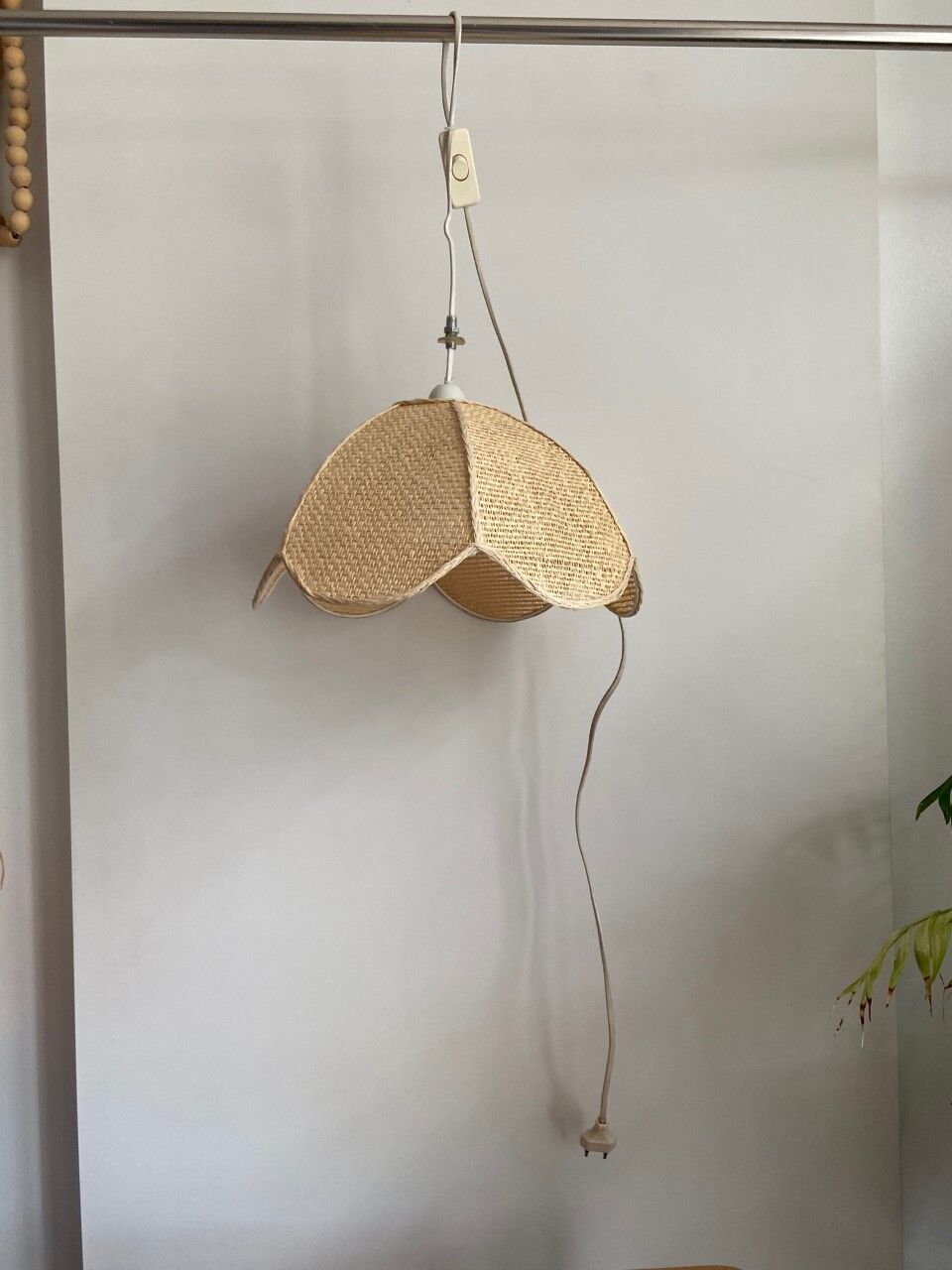 Rattan suspension, cannage flower shape