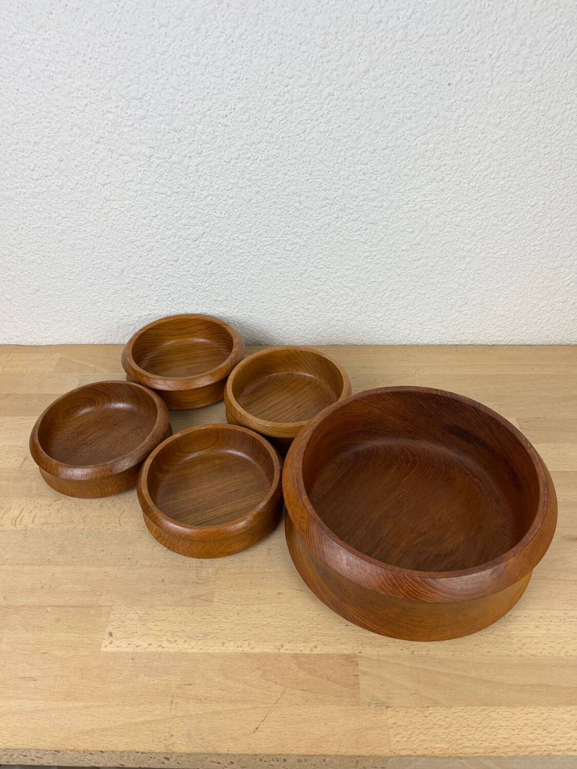 Scandinavian teak bowl and 4 ramekins