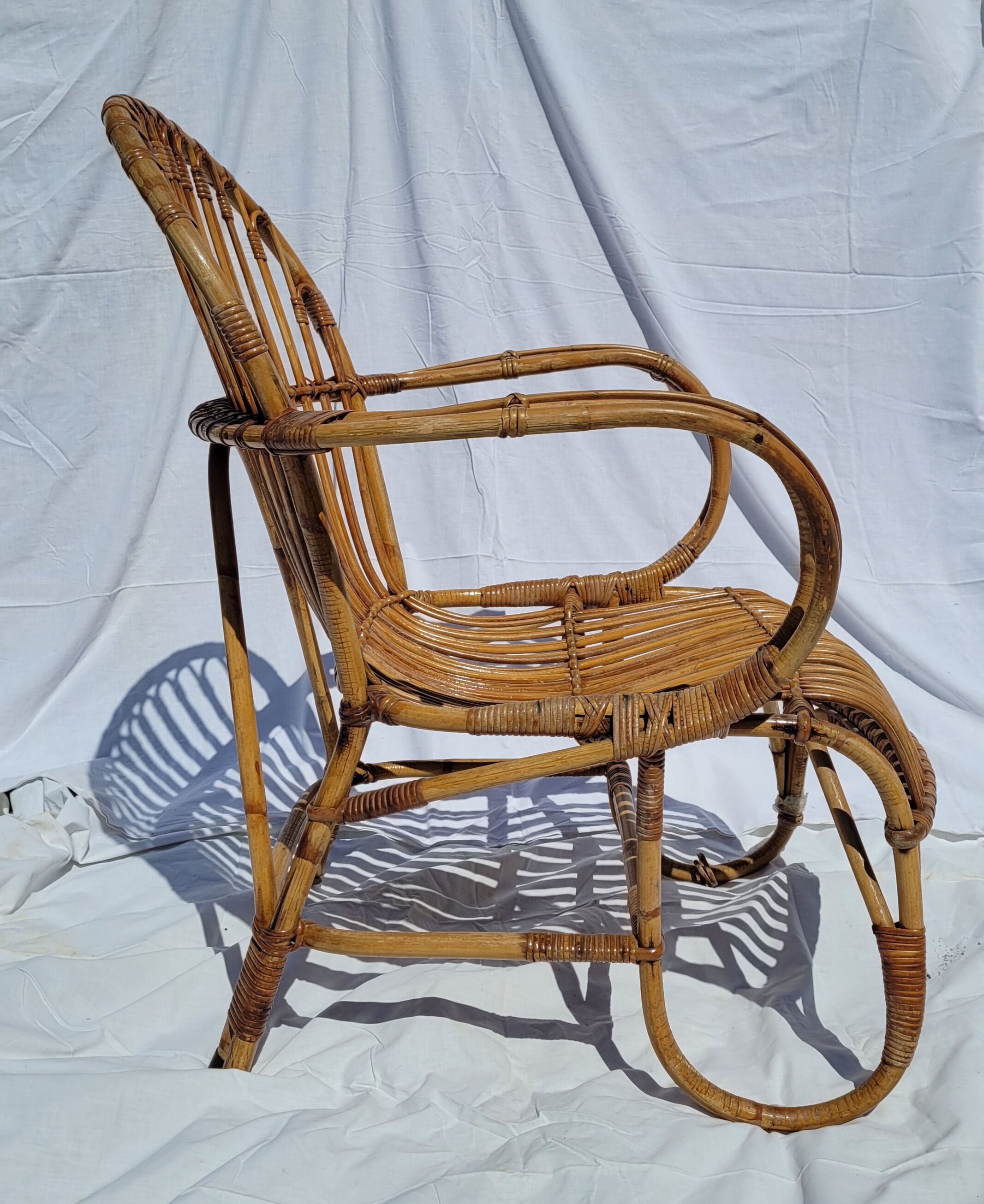 Adult rattan armchair TBE