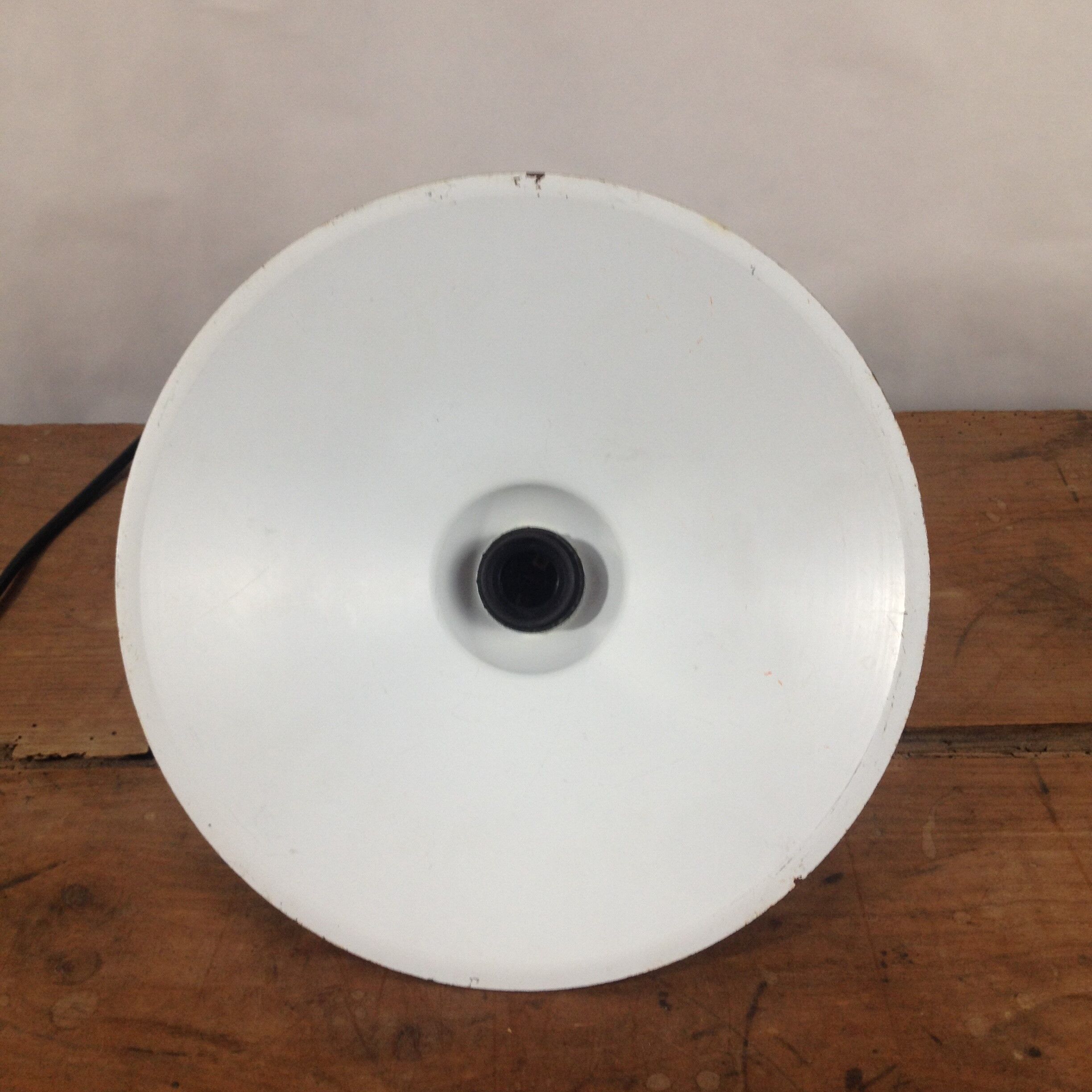 Hanging blue enamelled plate