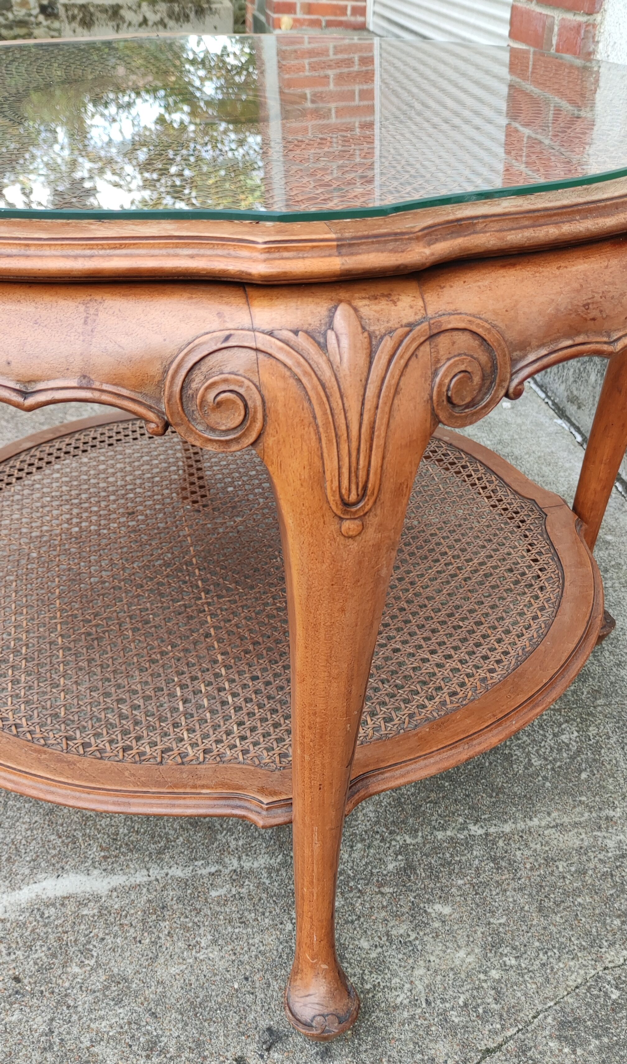 Old round coffee table chippendale style
