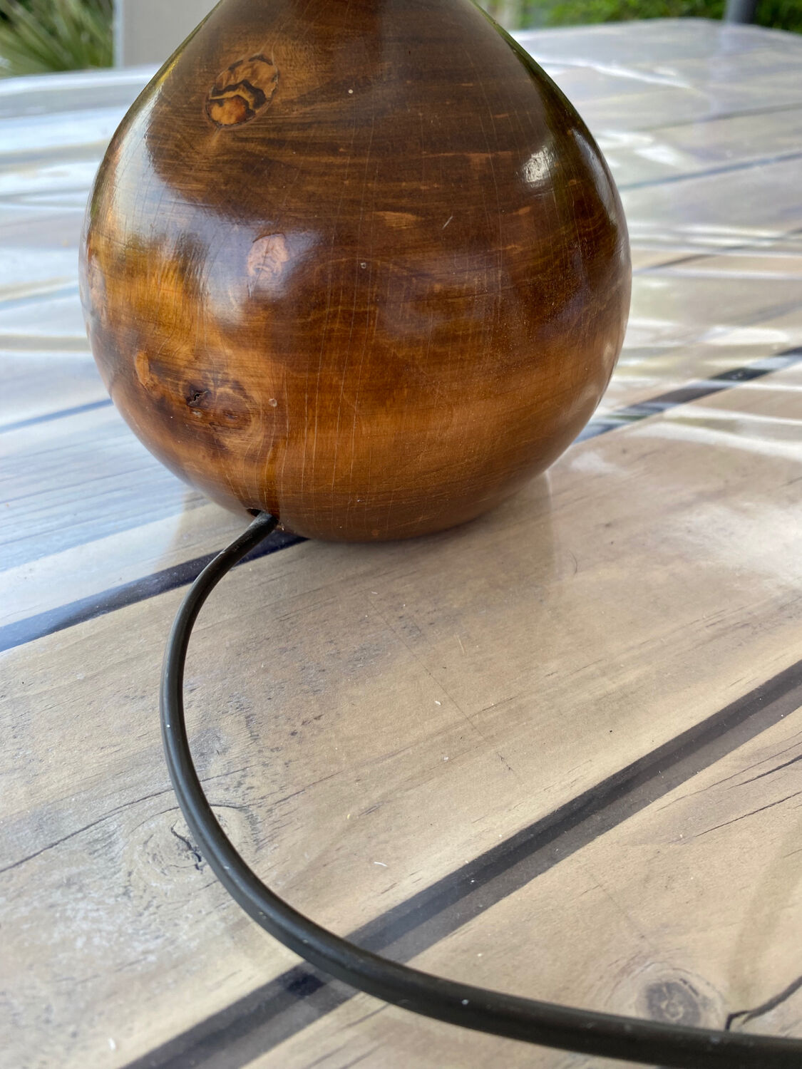 Ball bedside lamp